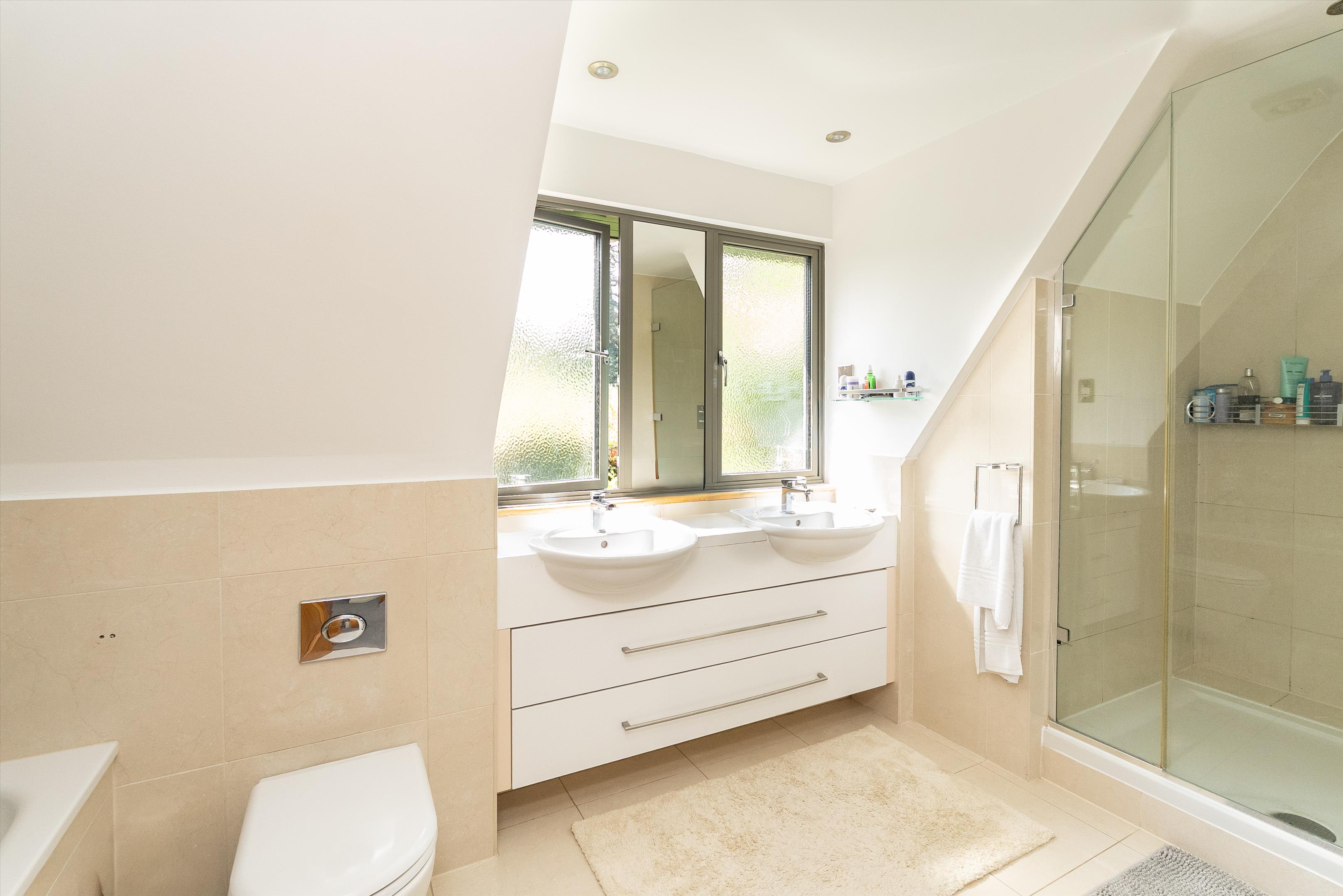 Redhill Road, Cobham, Surrey, KT11