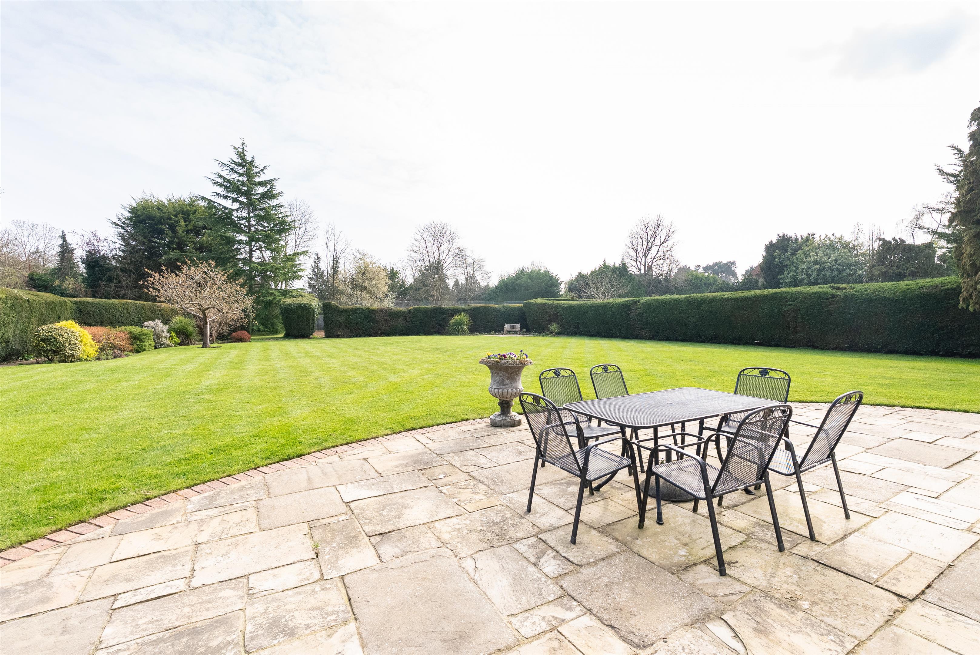 Leigh Hill Road, Cobham, Surrey, KT11