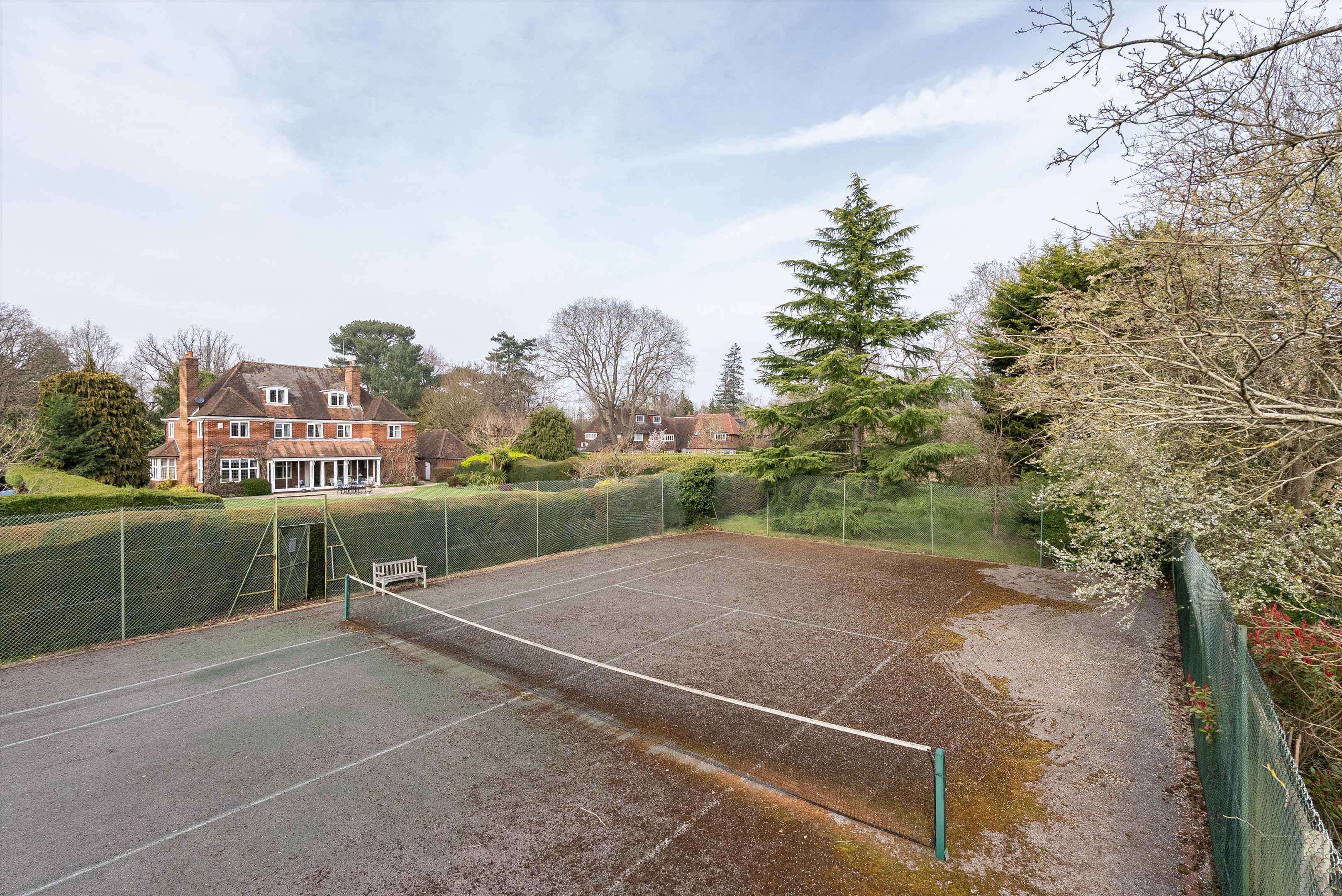Leigh Hill Road, Cobham, Surrey, KT11