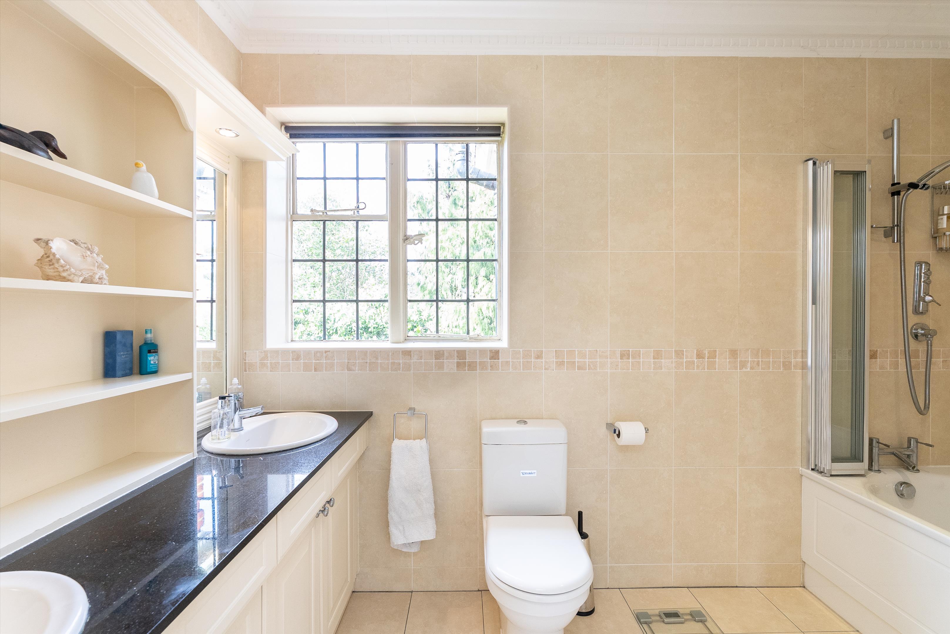 Leigh Hill Road, Cobham, Surrey, KT11