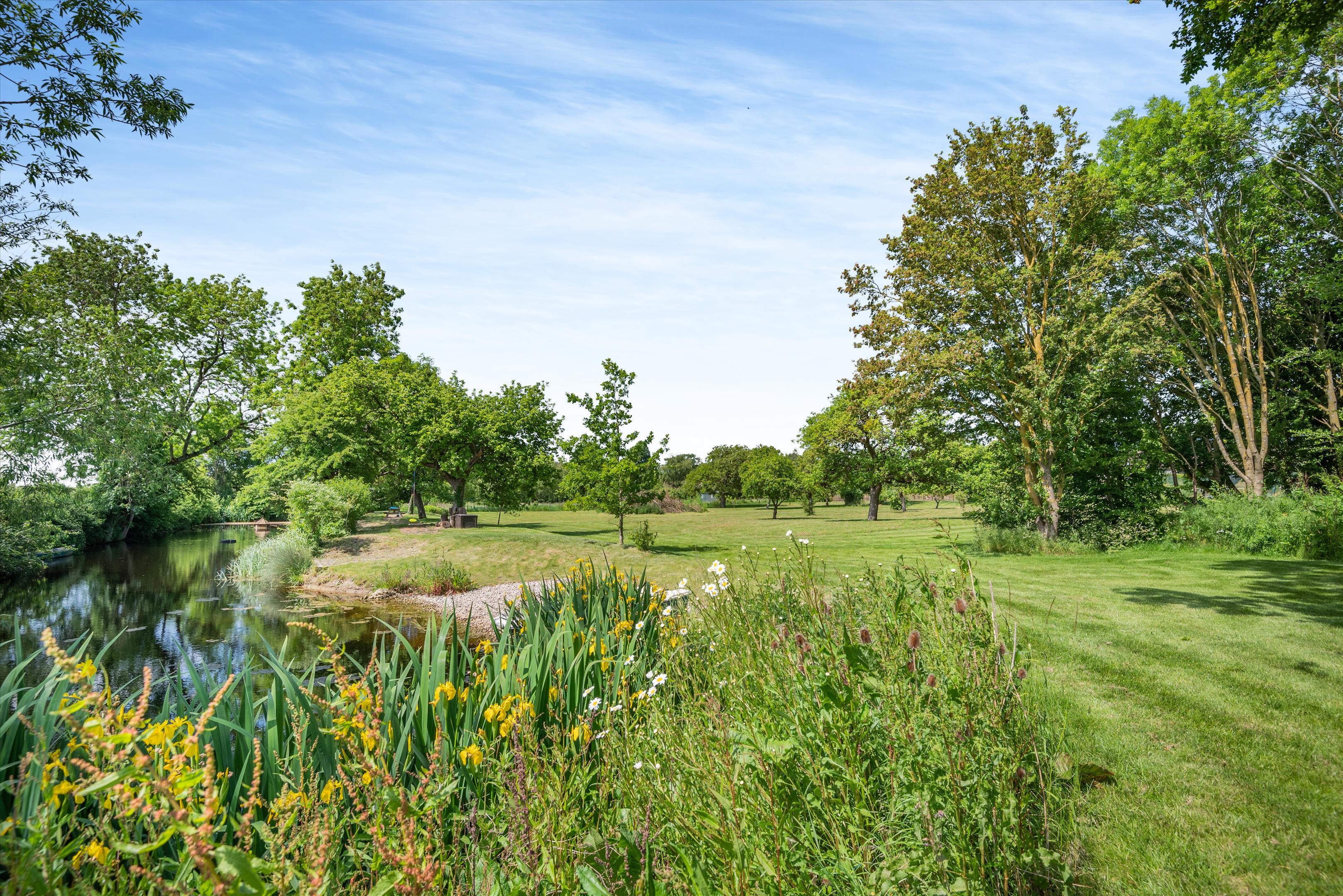 Tewkesbury Road, The Leigh, Gloucester, Gloucestershire, GL19