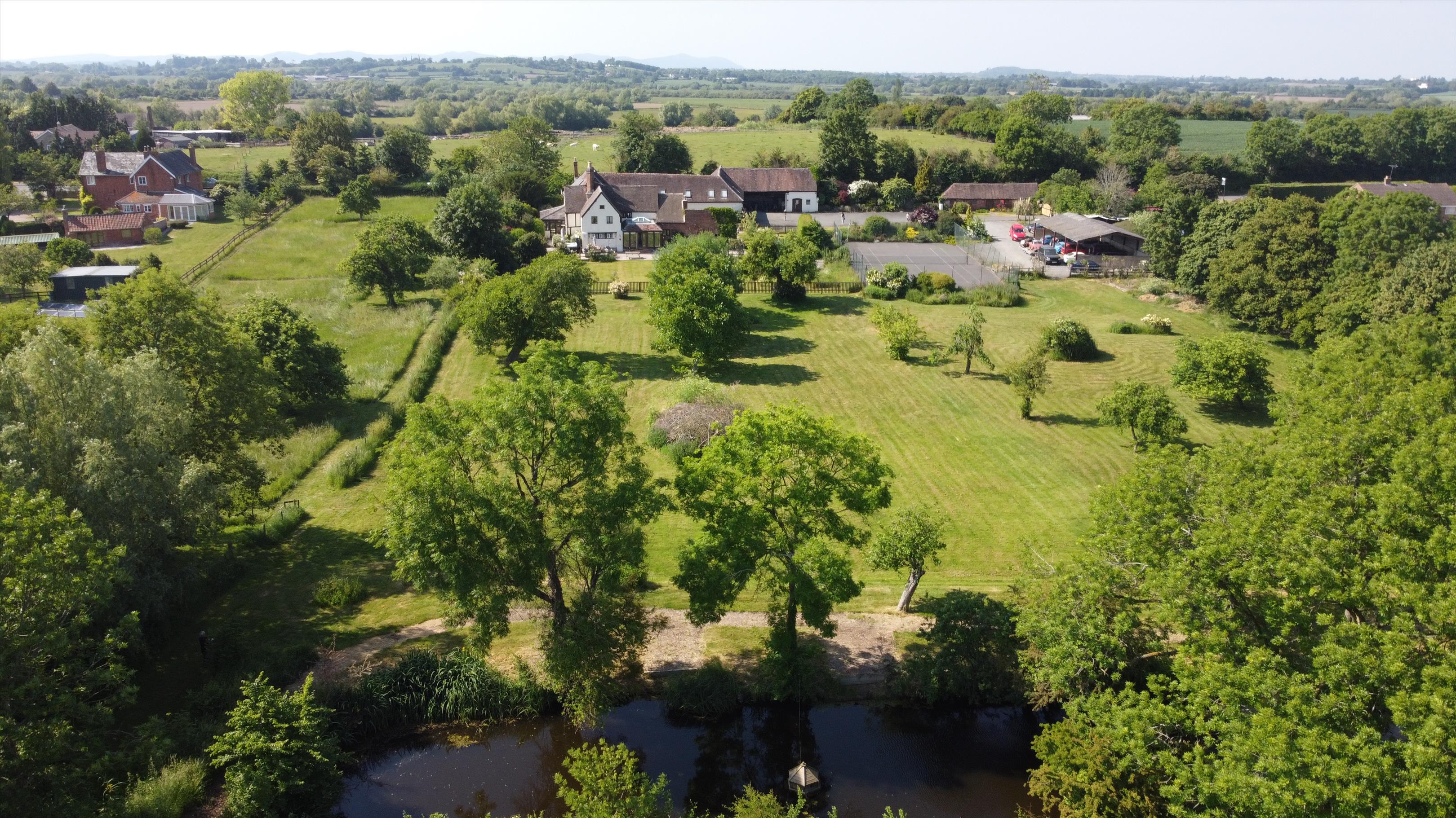 Tewkesbury Road, The Leigh, Gloucester, Gloucestershire, GL19