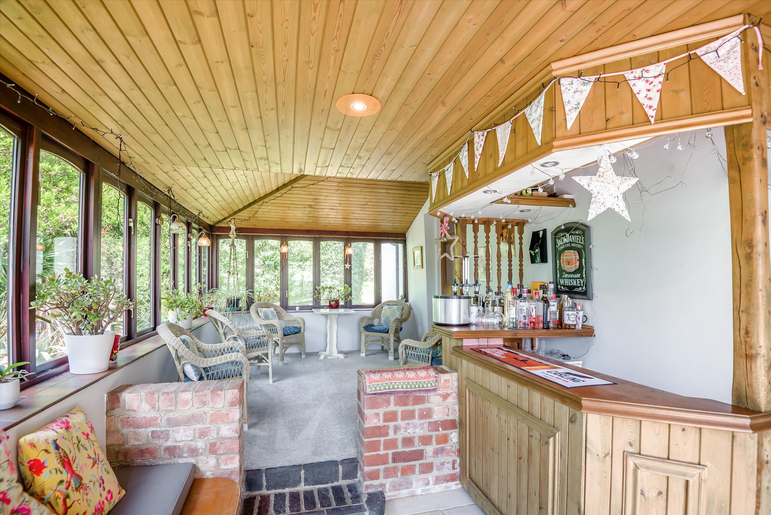 Tewkesbury Road, The Leigh, Gloucester, Gloucestershire, GL19