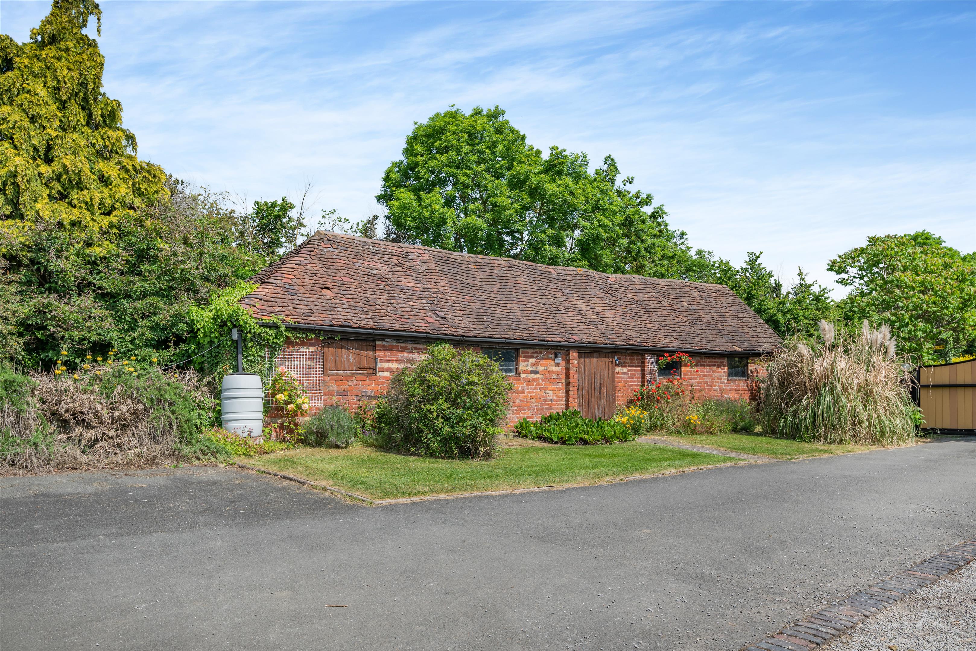 Tewkesbury Road, The Leigh, Gloucester, Gloucestershire, GL19