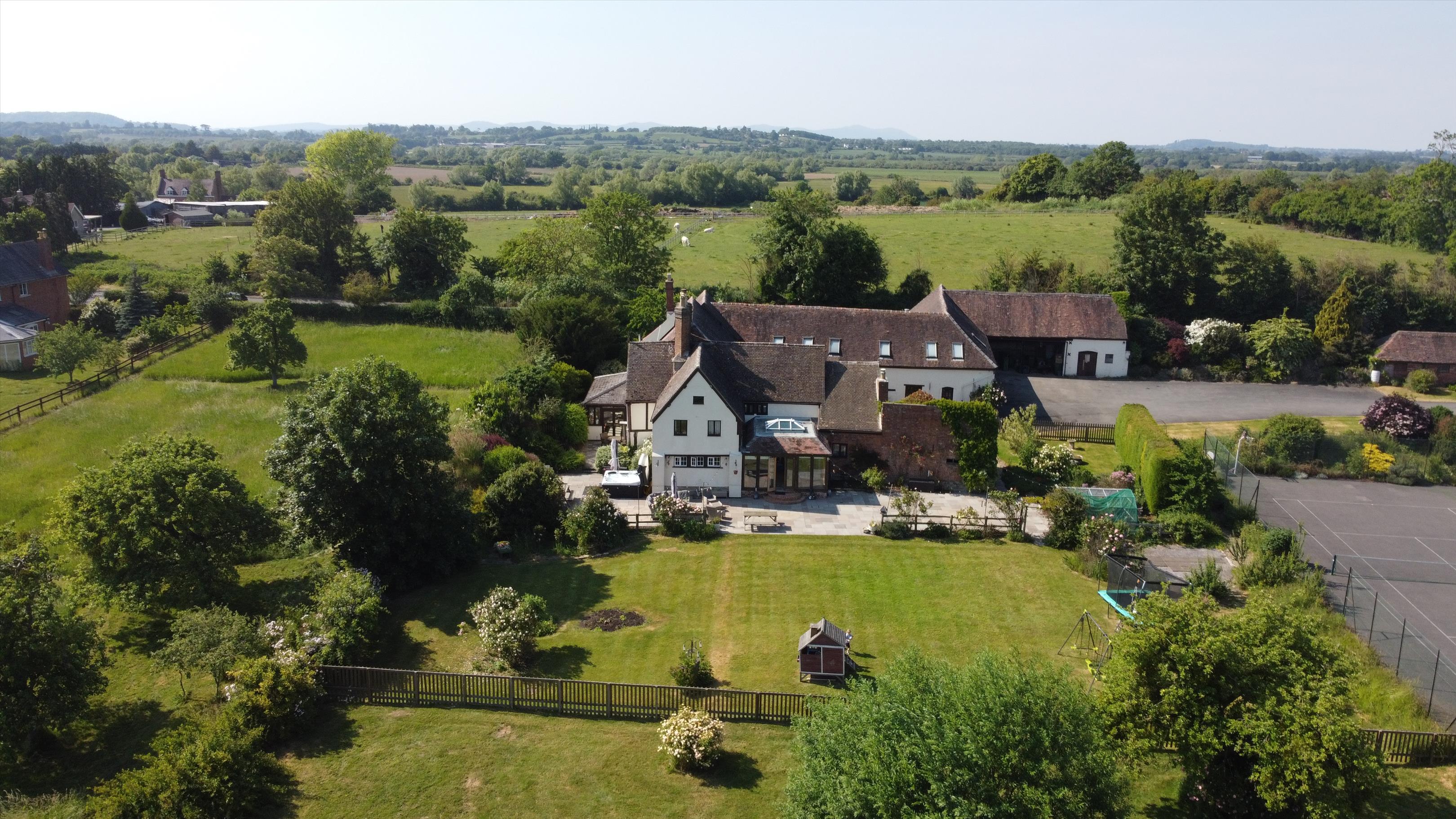 Tewkesbury Road, The Leigh, Gloucester, Gloucestershire, GL19