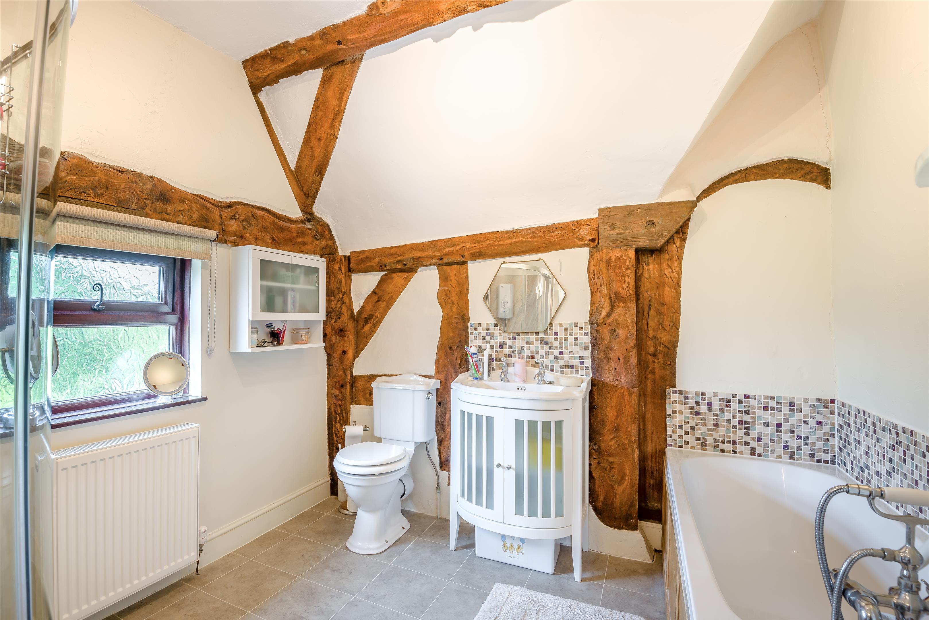 Tewkesbury Road, The Leigh, Gloucester, Gloucestershire, GL19