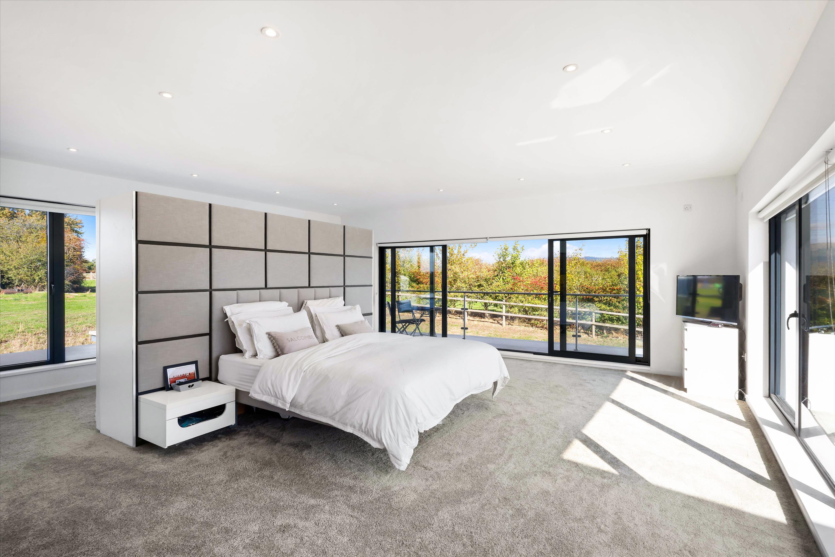 Hyde Lane, Cheltenham, Gloucestershire, GL51