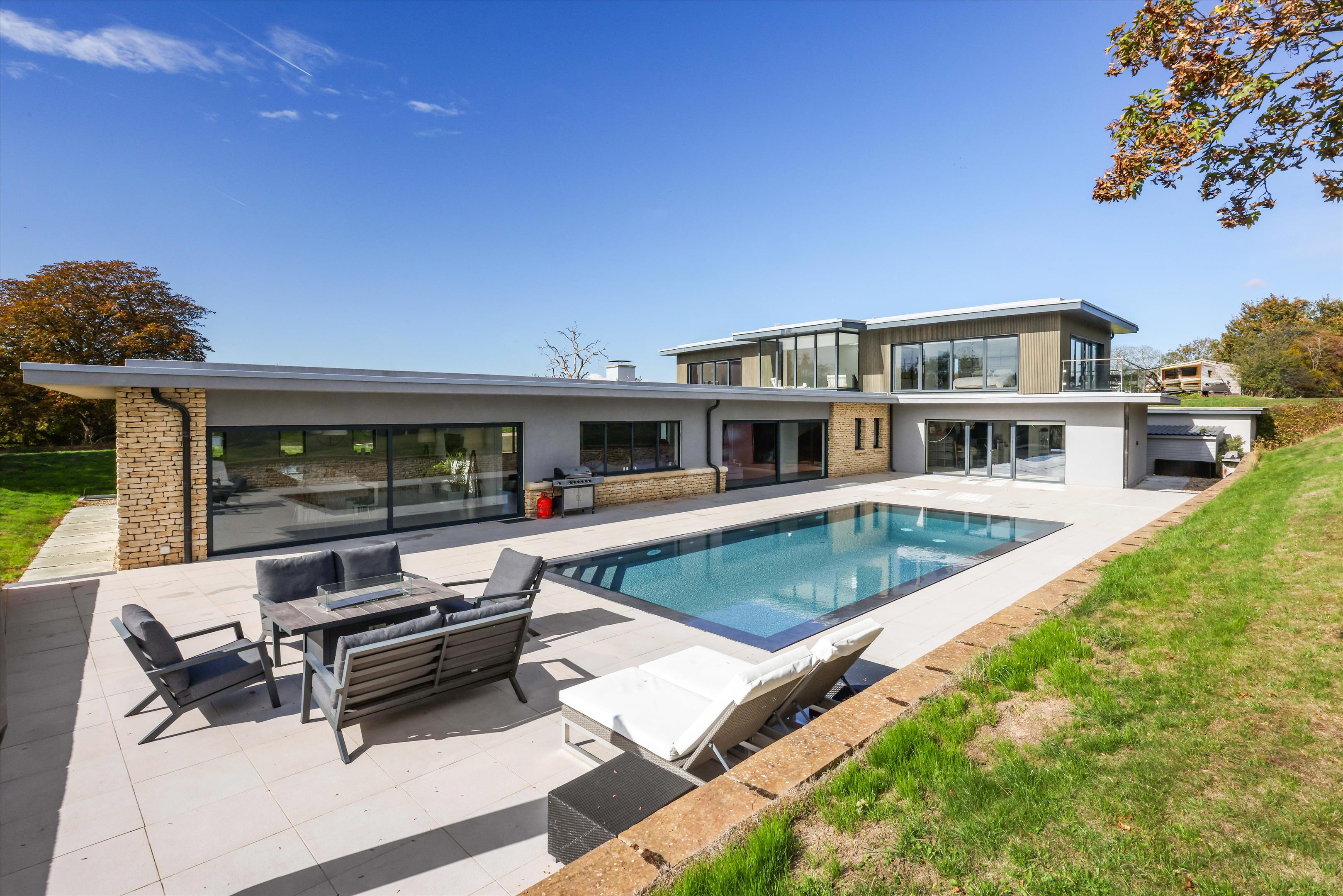 Hyde Lane, Cheltenham, Gloucestershire, GL51