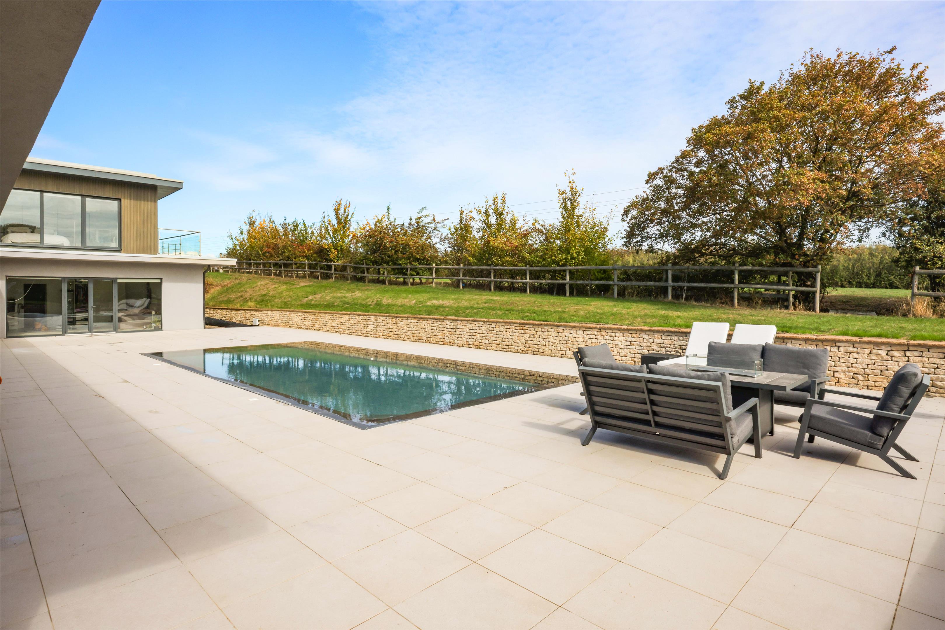 Hyde Lane, Cheltenham, Gloucestershire, GL51