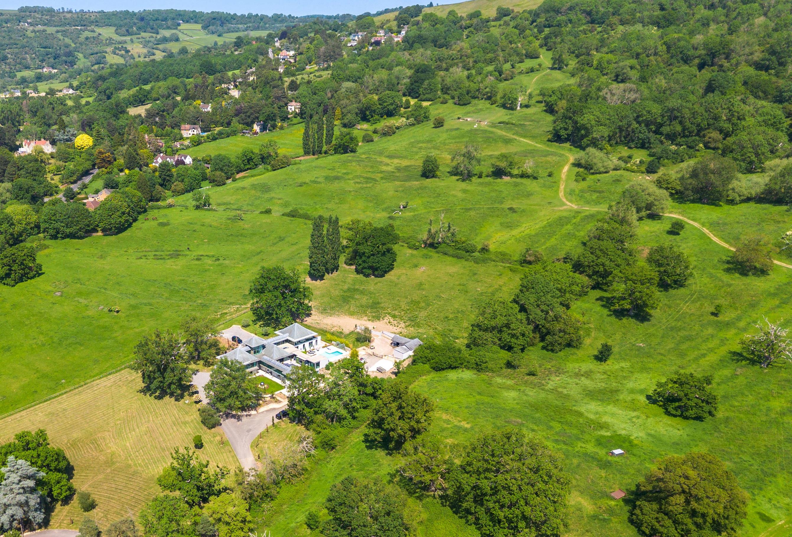 Cleeve Hill Road, Cheltenham, Gloucestershire GL52