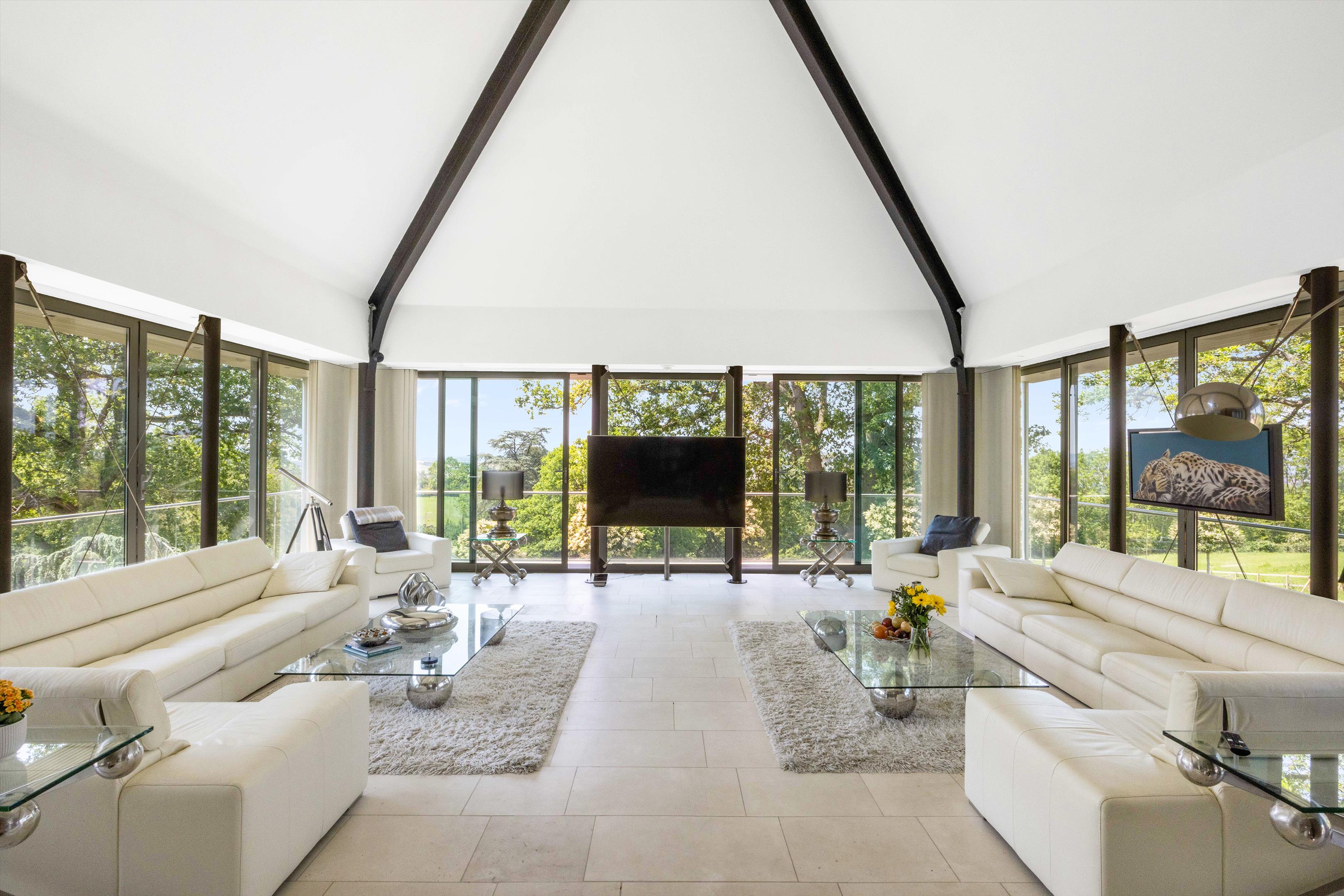 Cleeve Hill Road, Cheltenham, Gloucestershire GL52