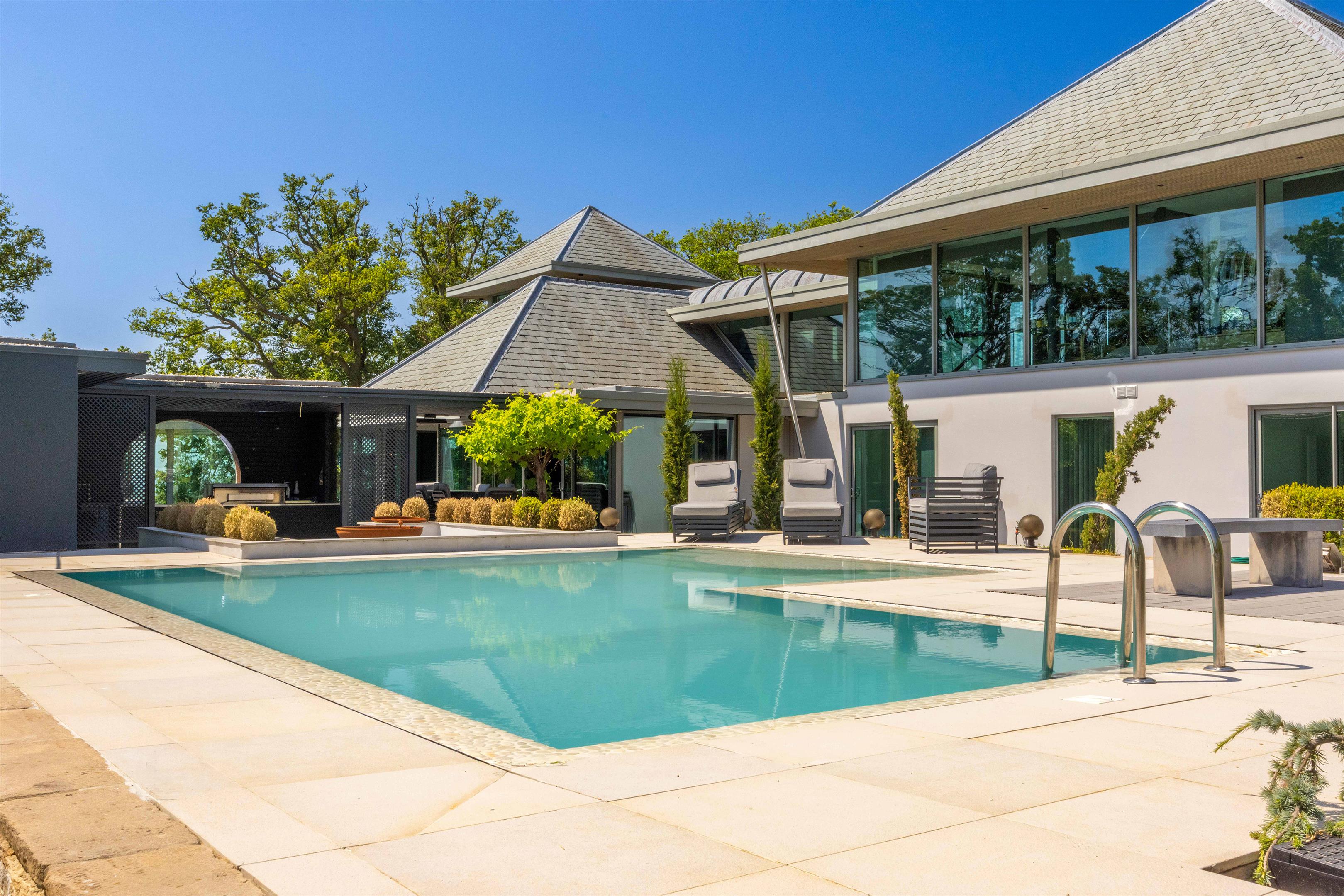 Cleeve Hill Road, Cheltenham, Gloucestershire GL52