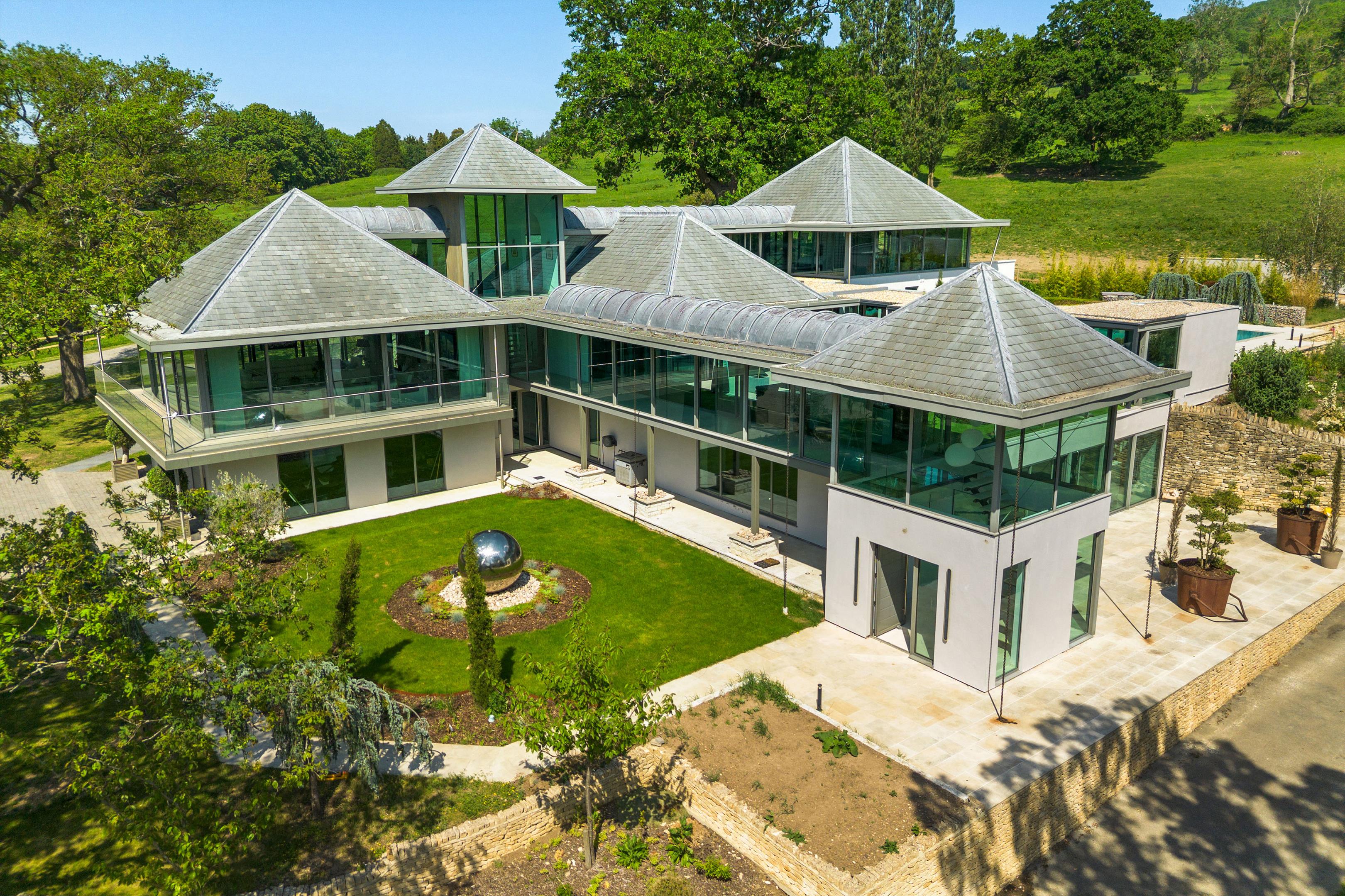 Cleeve Hill Road, Cheltenham, Gloucestershire GL52
