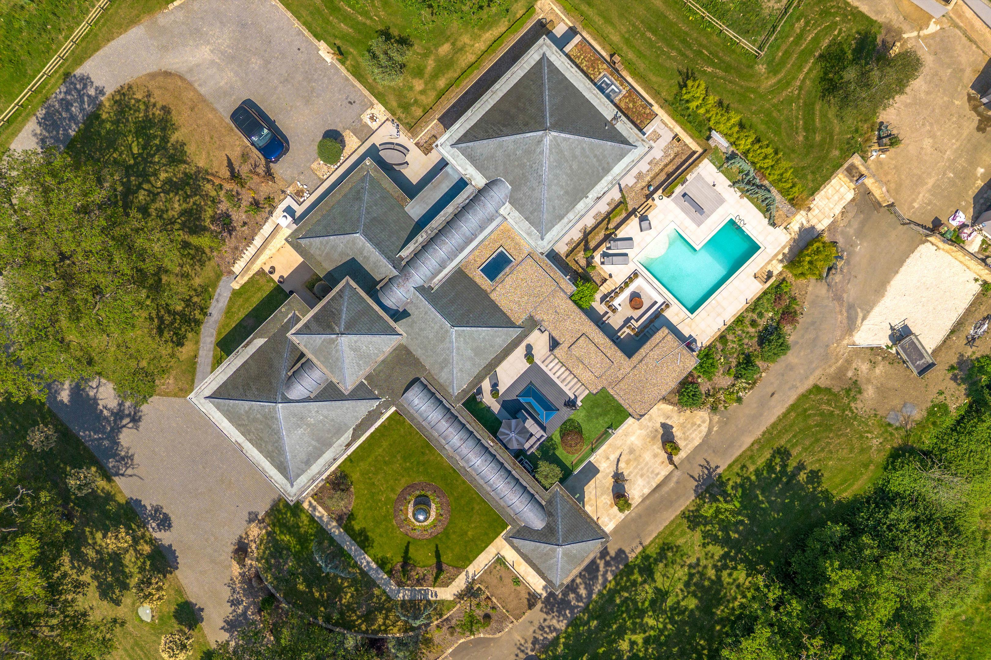 Cleeve Hill Road, Cheltenham, Gloucestershire GL52