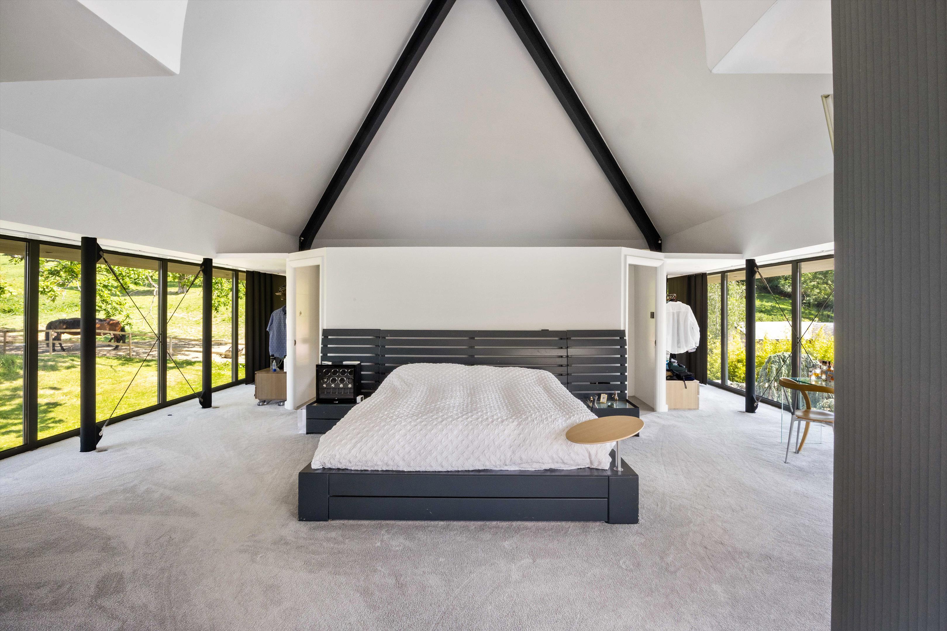 Cleeve Hill Road, Cheltenham, Gloucestershire GL52