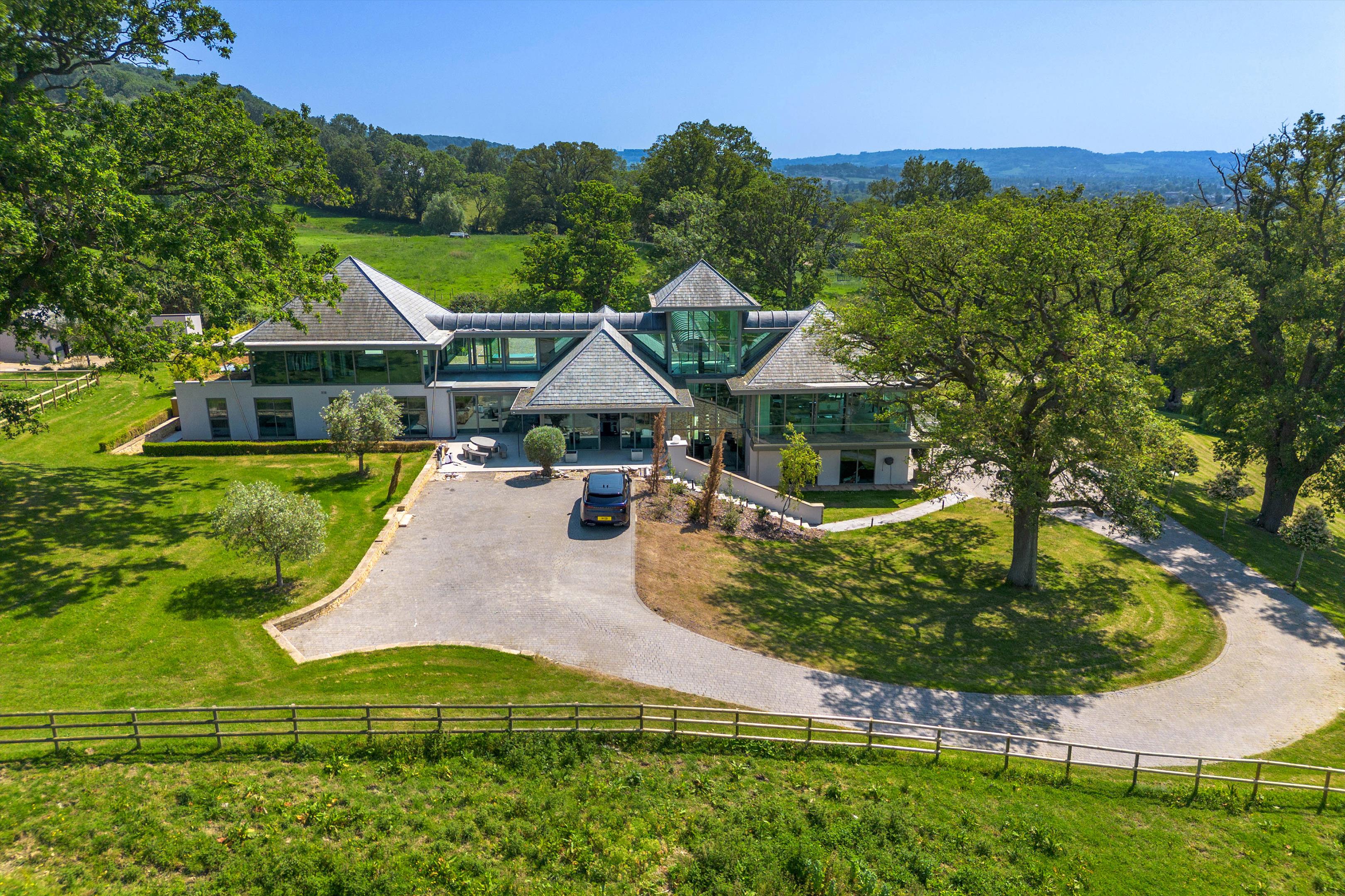 Cleeve Hill Road, Cheltenham, Gloucestershire GL52