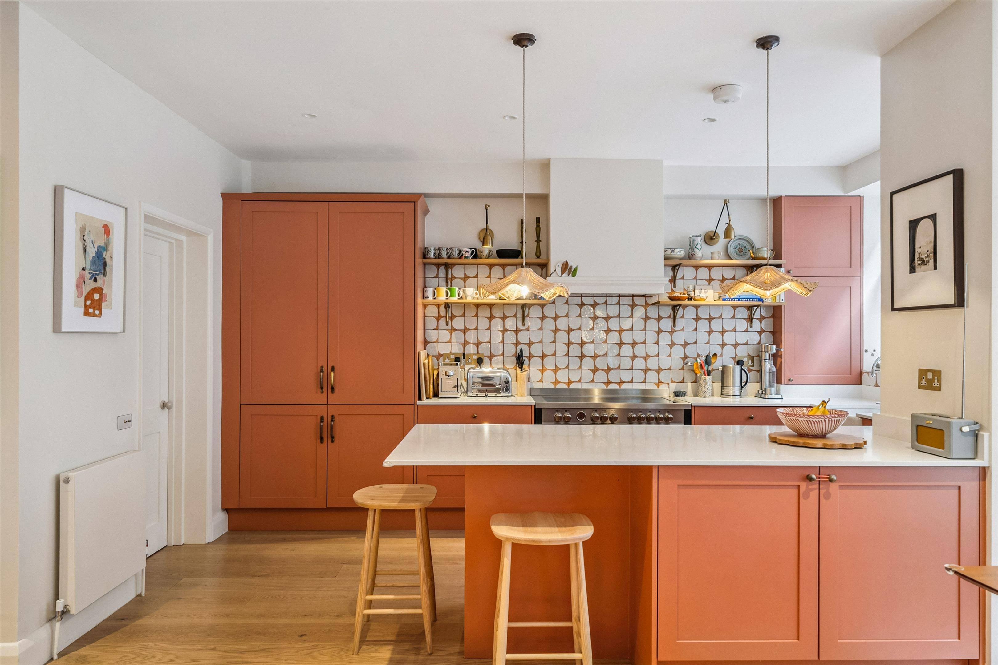 Dove Mews, London, SW5