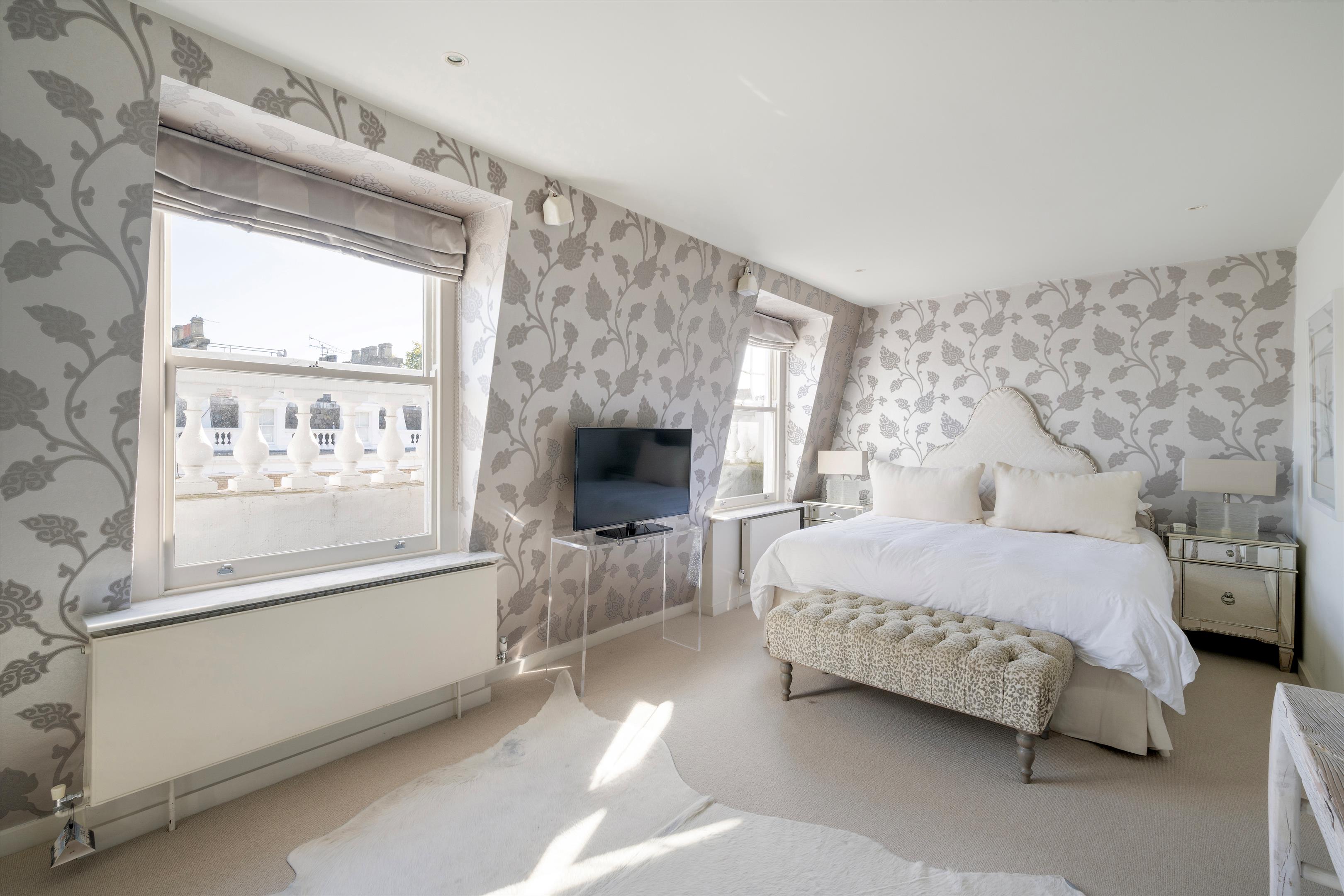 Onslow Gardens, South Kensington, SW7