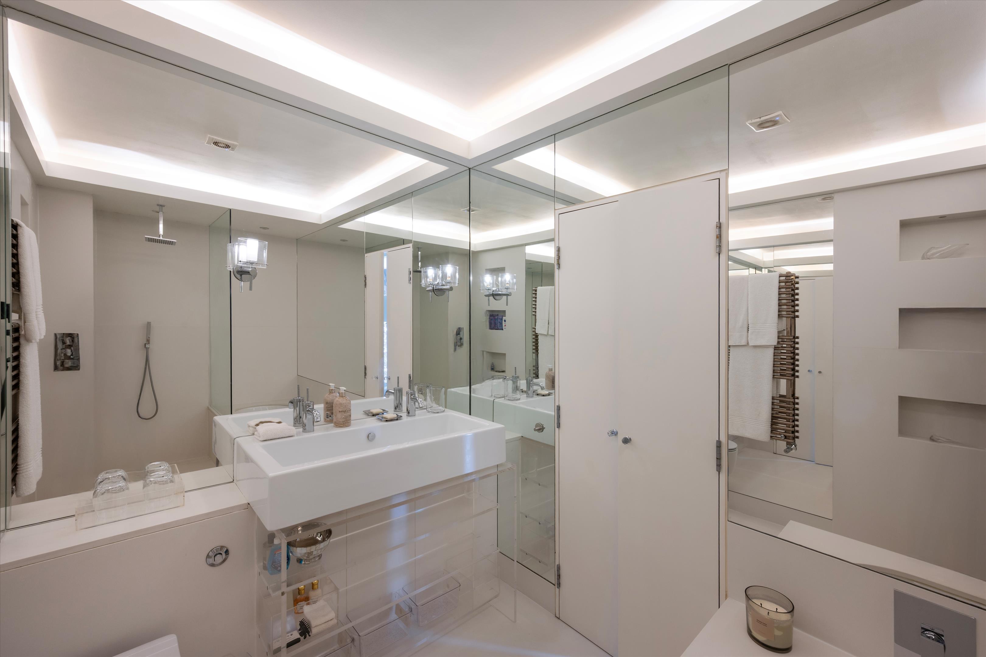Onslow Gardens, South Kensington, SW7