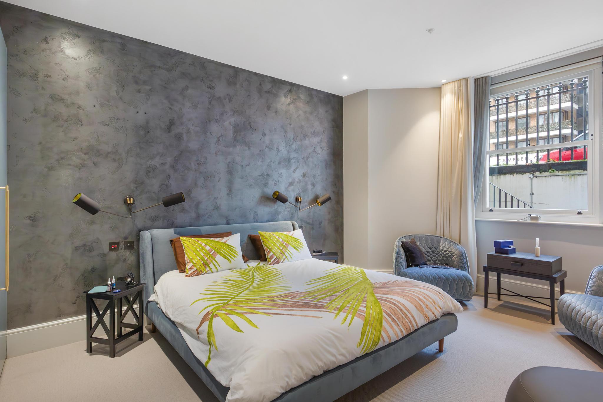 Gloucester Road, South Kensington, London, SW7
