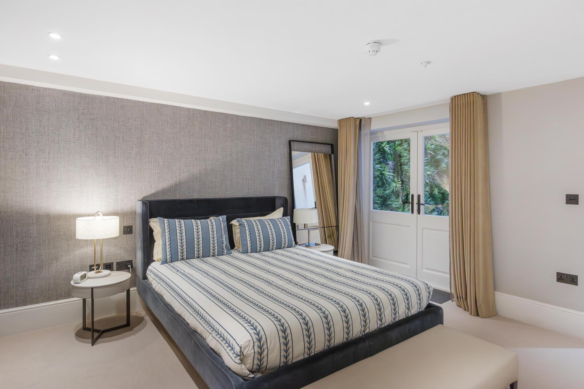 Gloucester Road, South Kensington, London, SW7