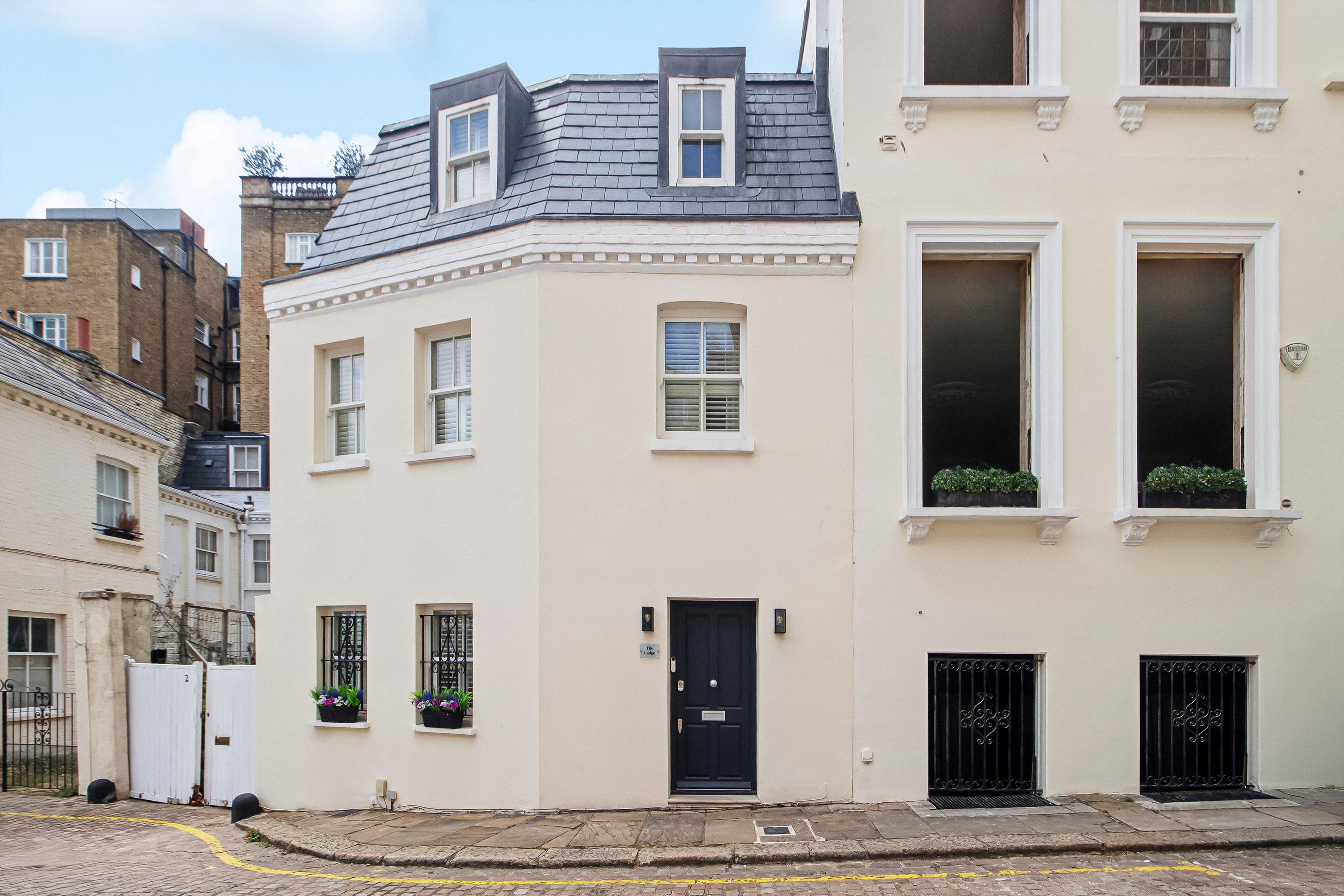 Queen's Gate Place Mews, London SW7