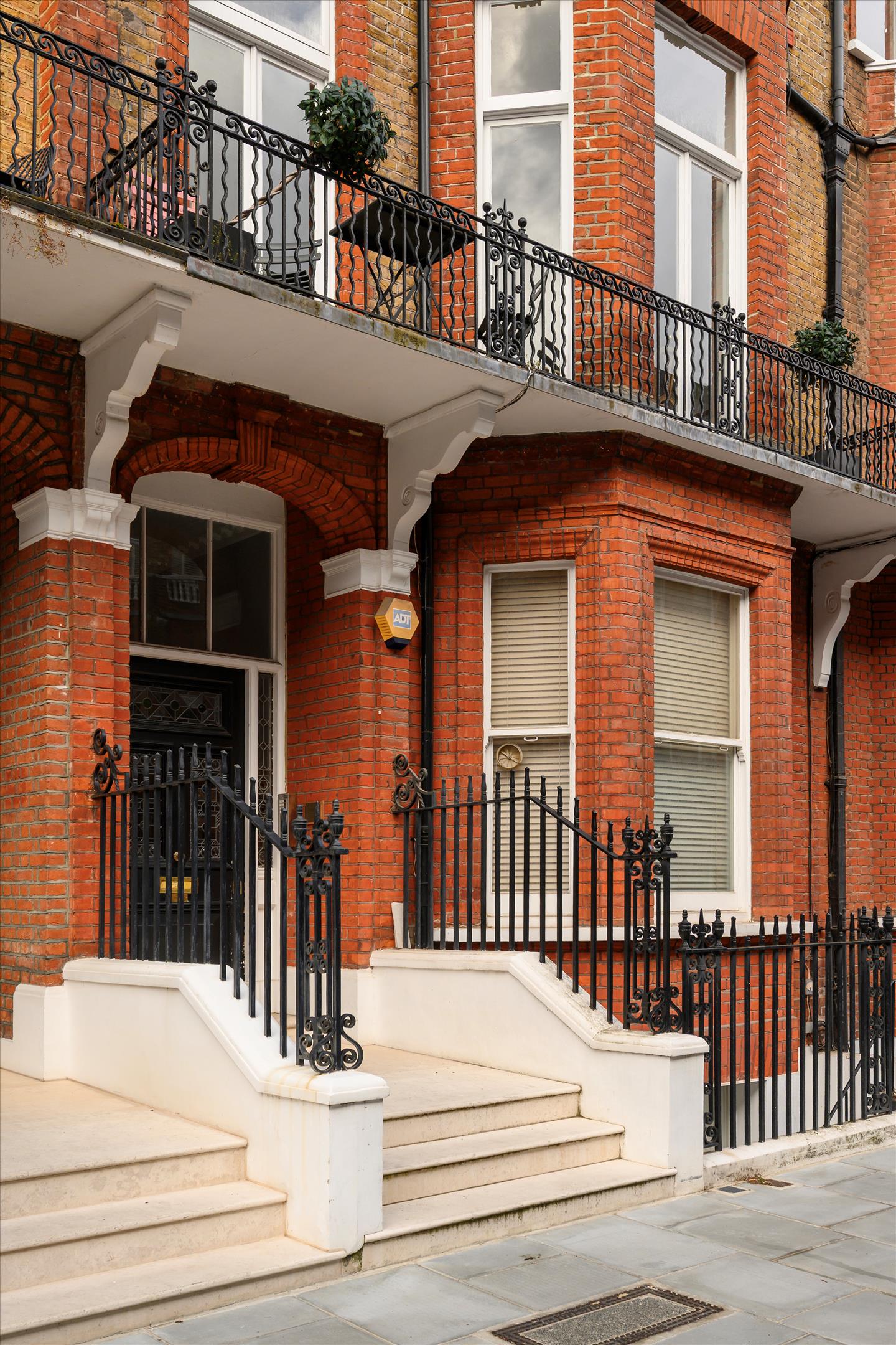 Rosary Gardens, London SW7