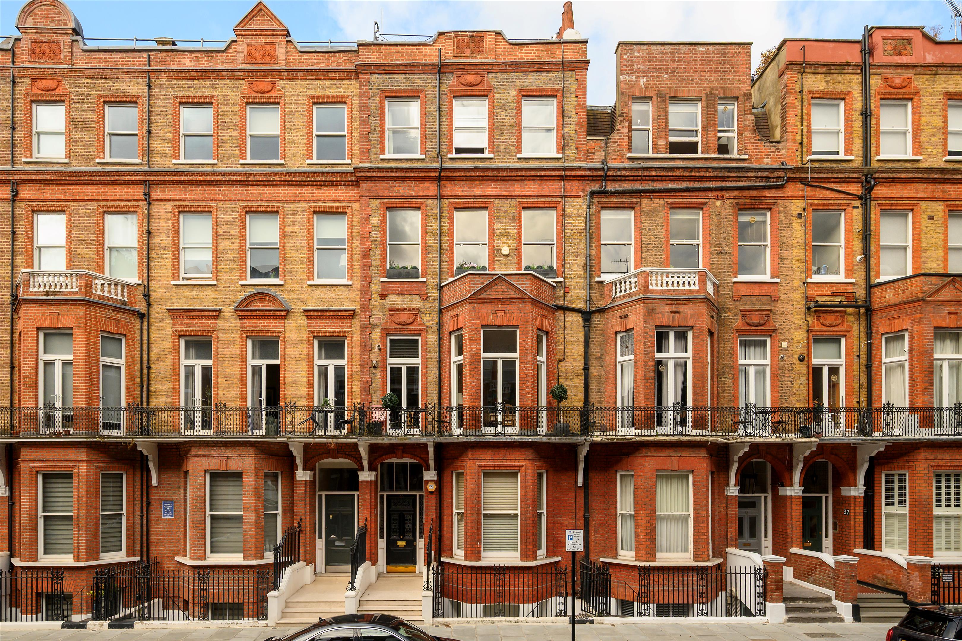 Rosary Gardens, London SW7
