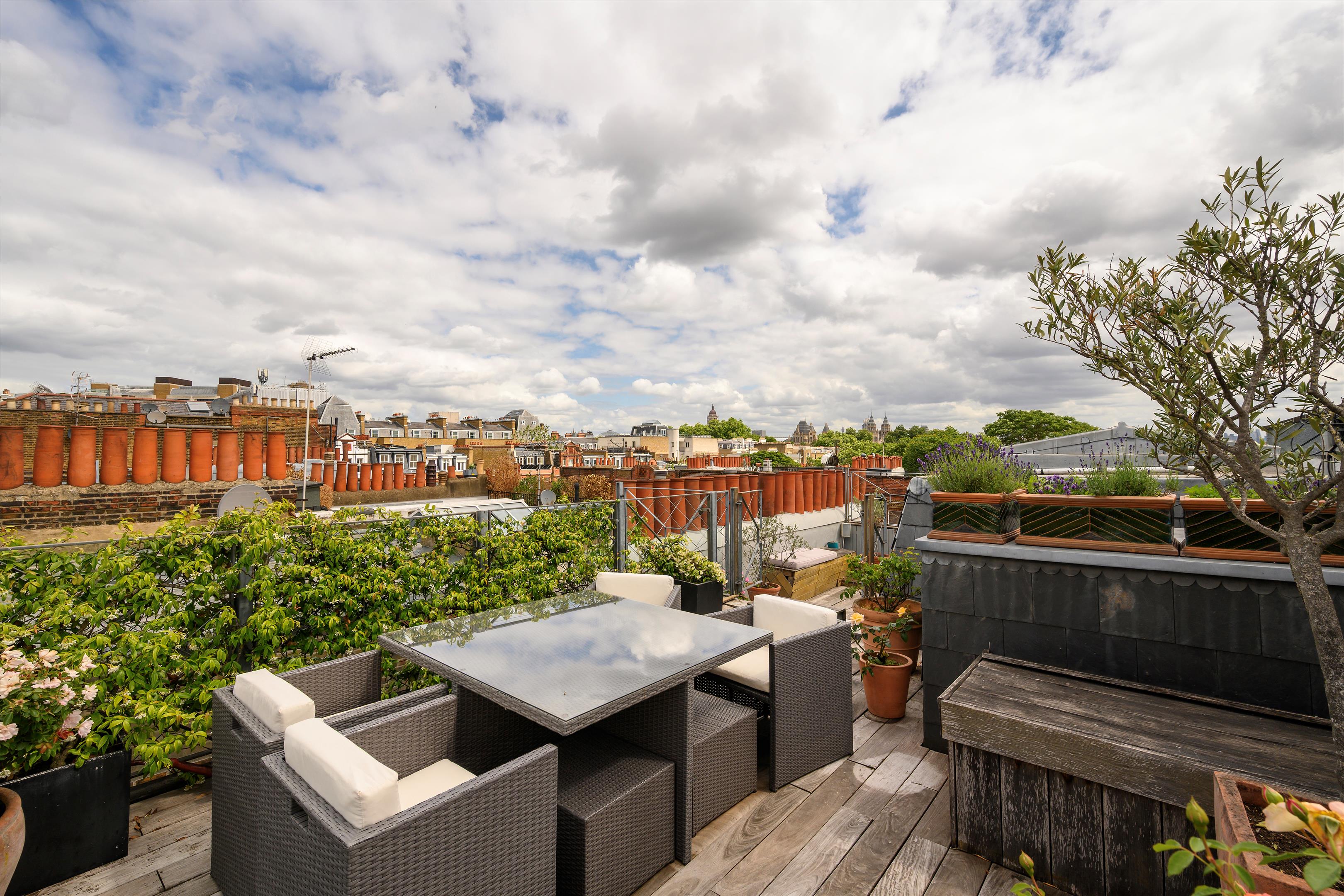 Rosary Gardens, London SW7