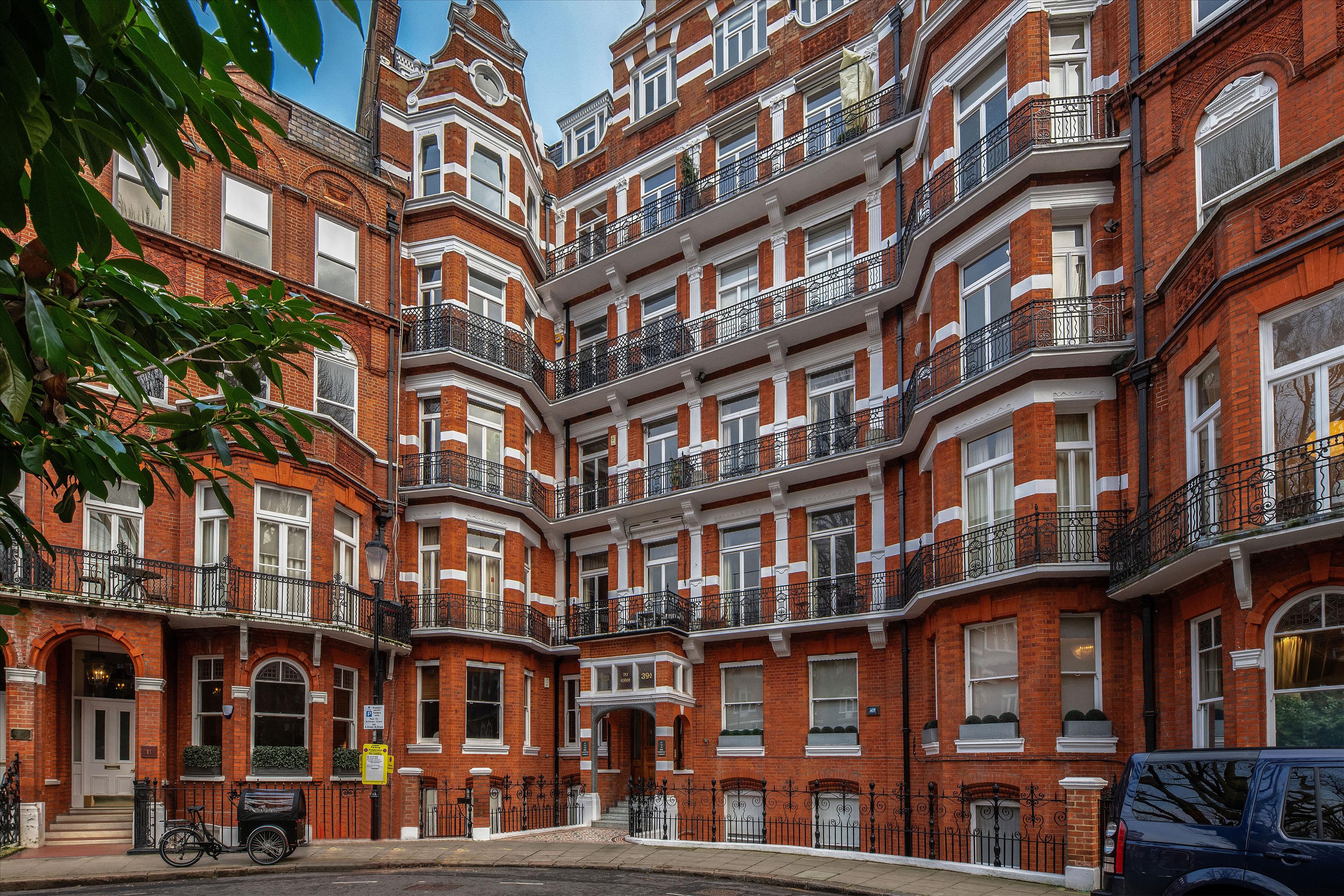 Barkston Gardens, London SW5