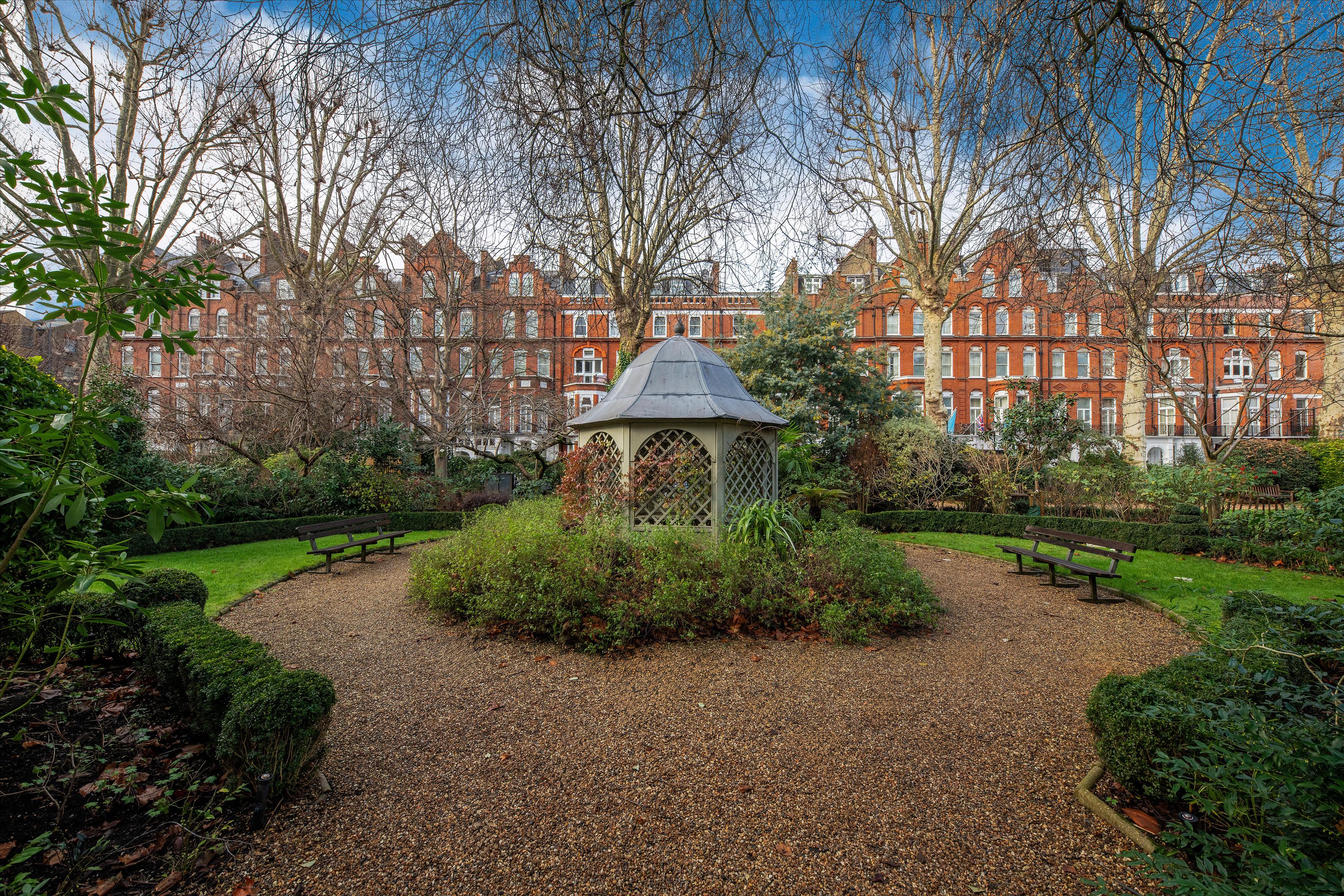 Barkston Gardens, London SW5