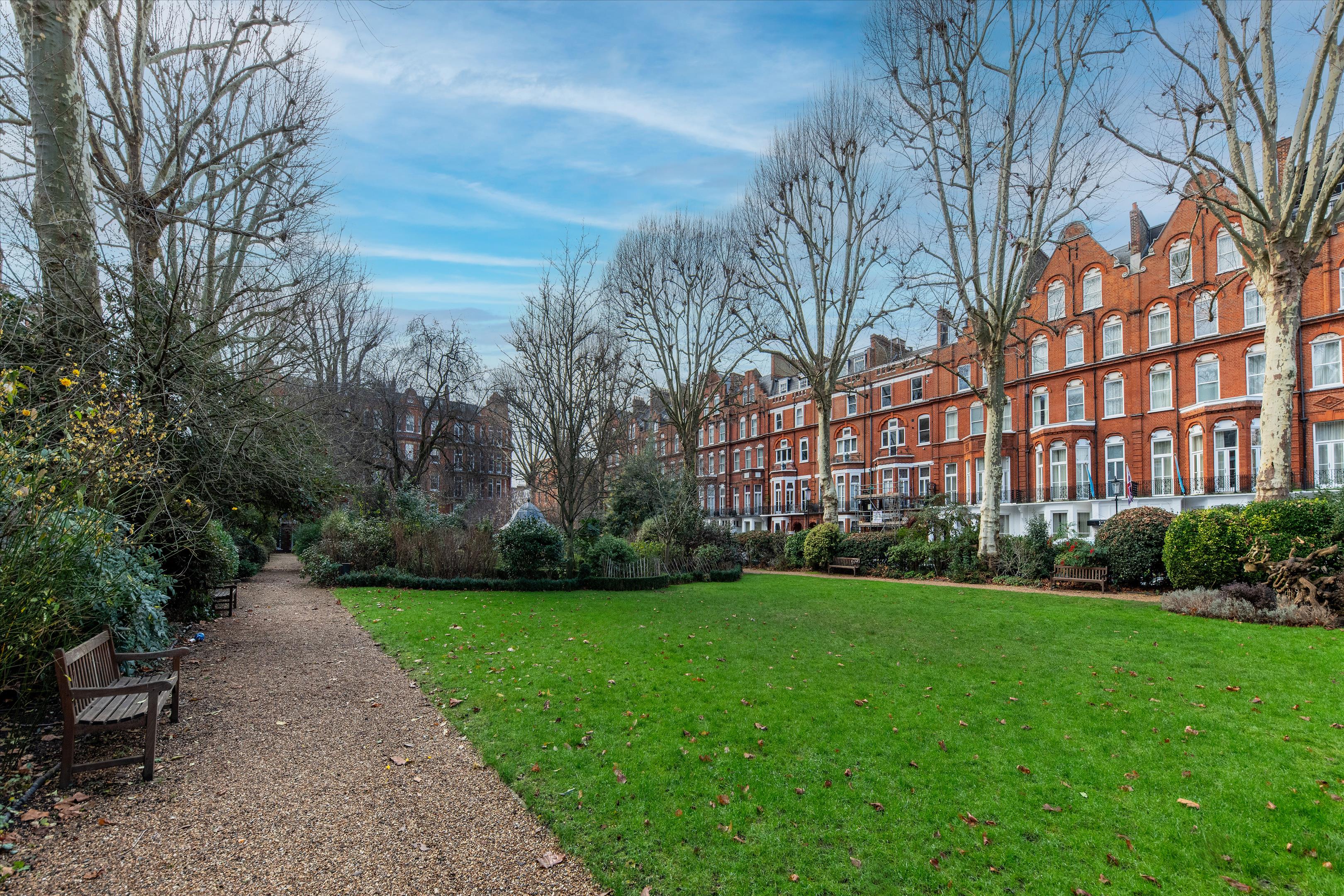 Barkston Gardens, London SW5