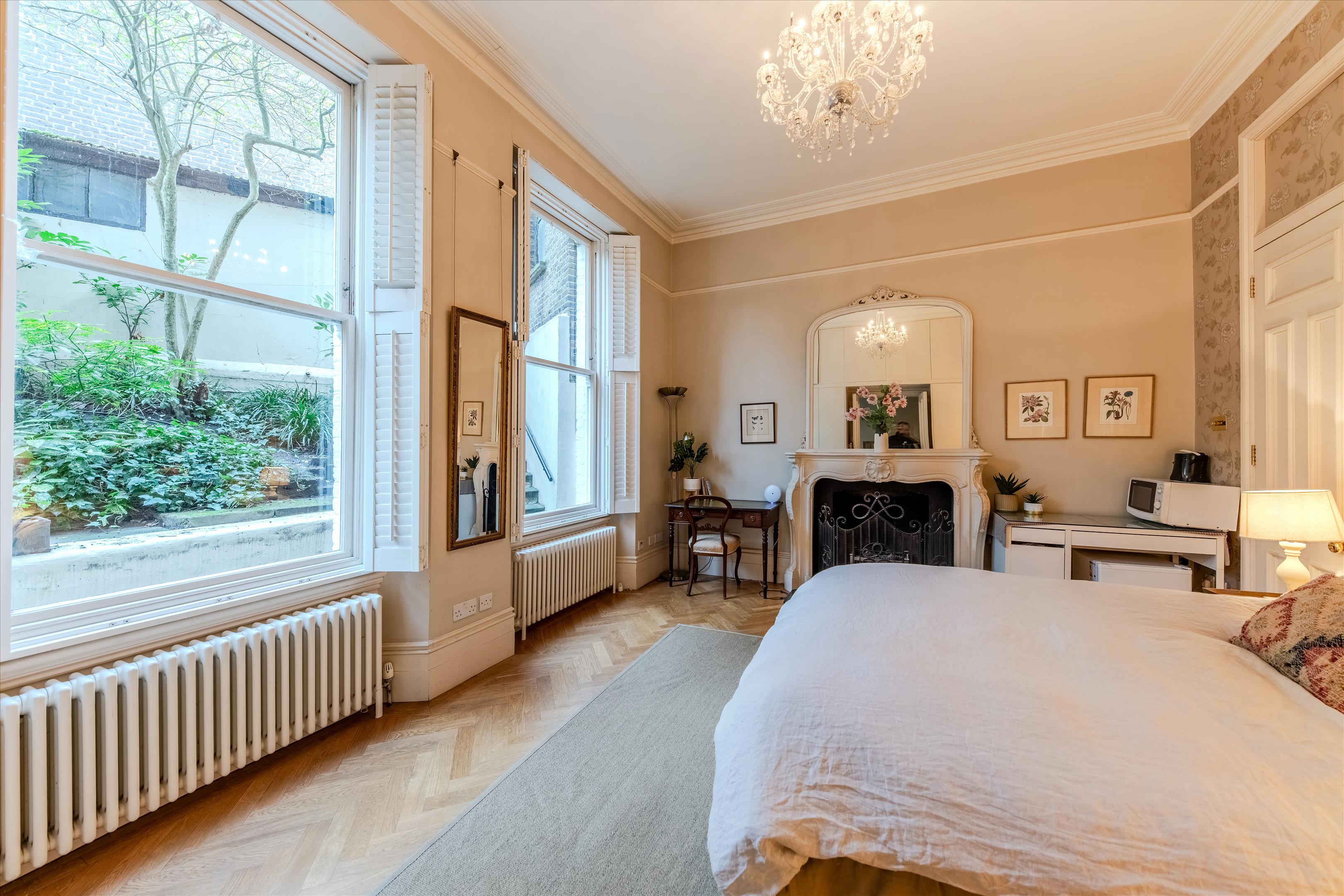 Barkston Gardens, London SW5