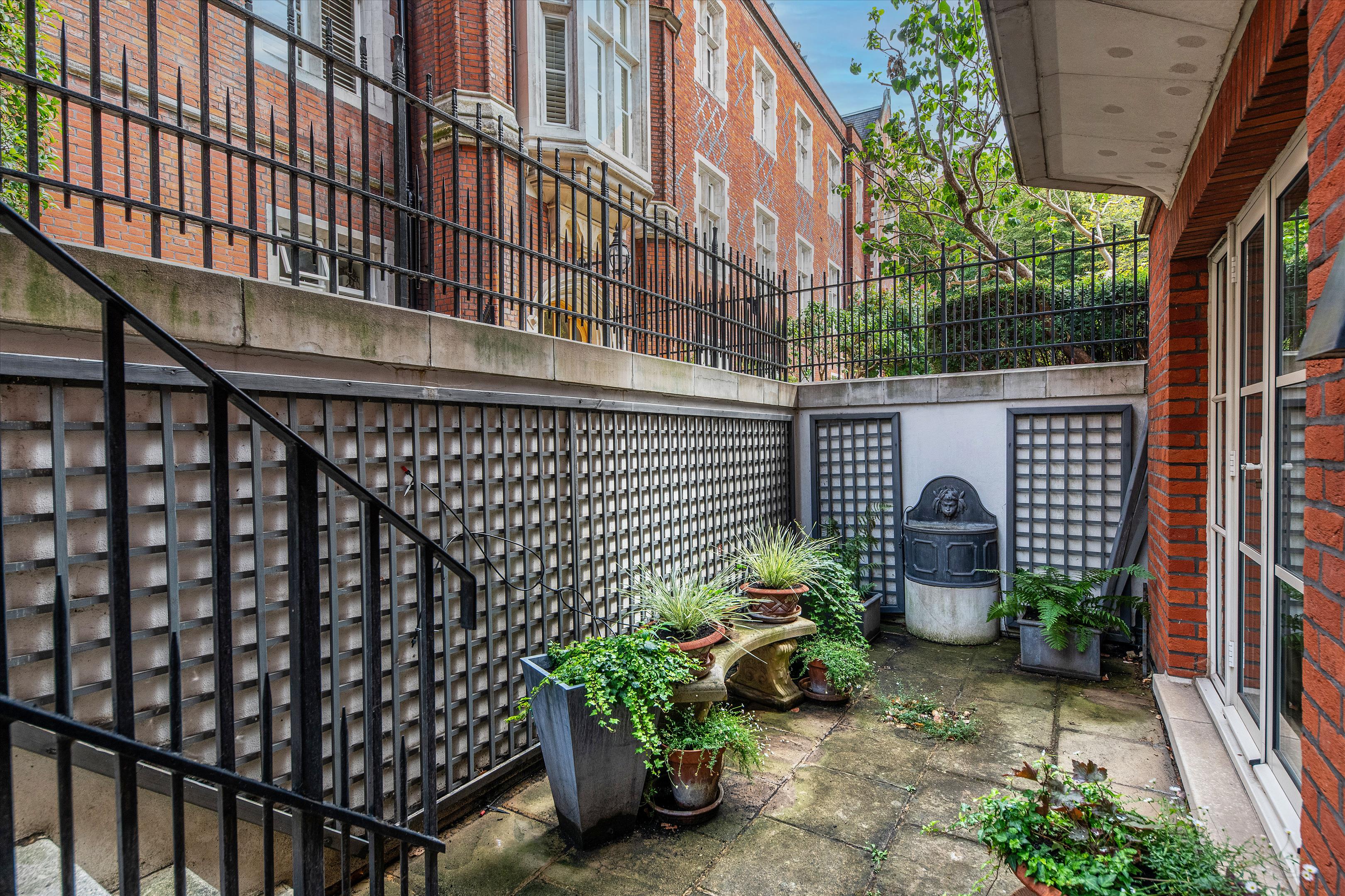 Rose Square, Fulham Road, London SW3