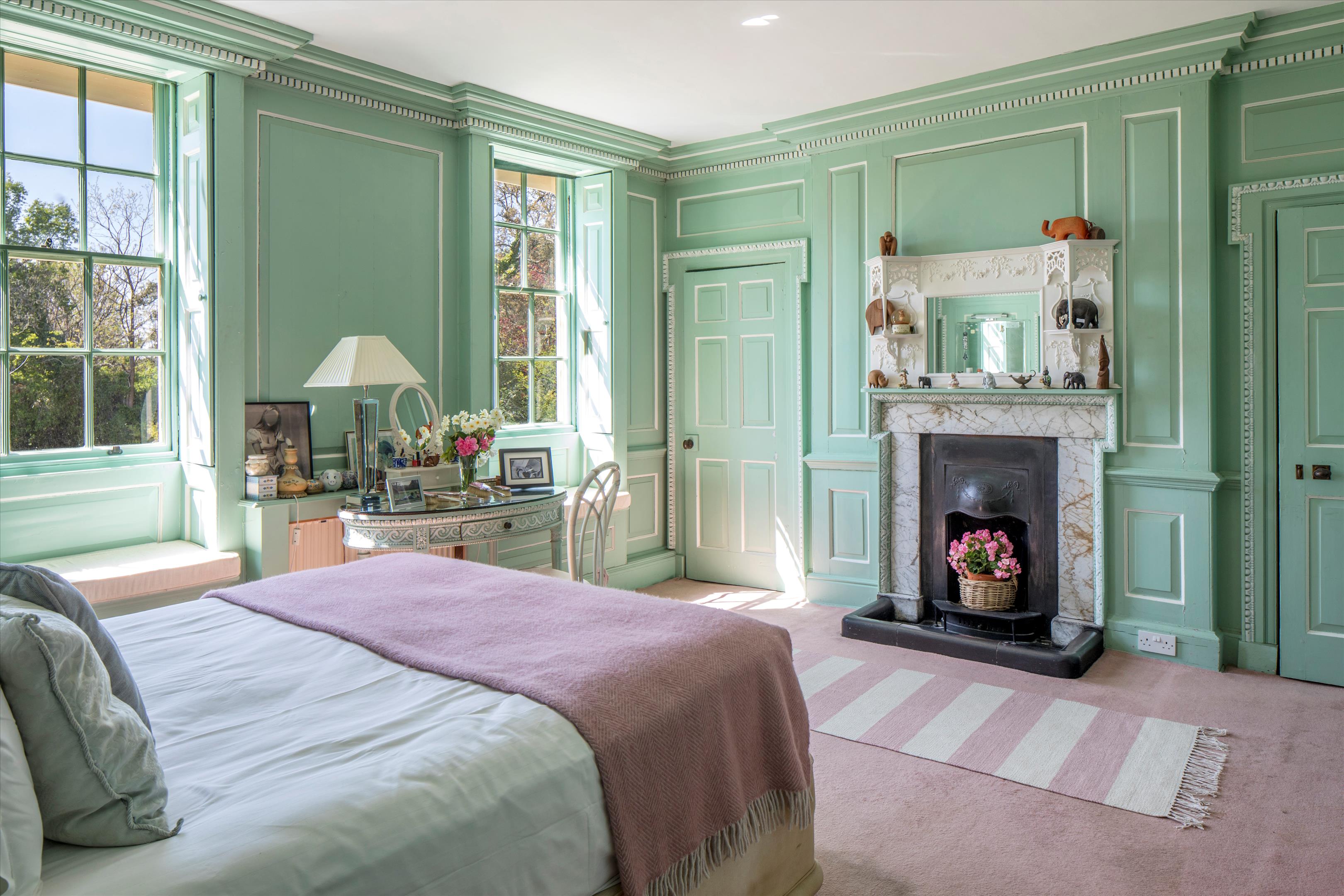 Ridgeway Lane, Lymington, Hampshire, SO41
