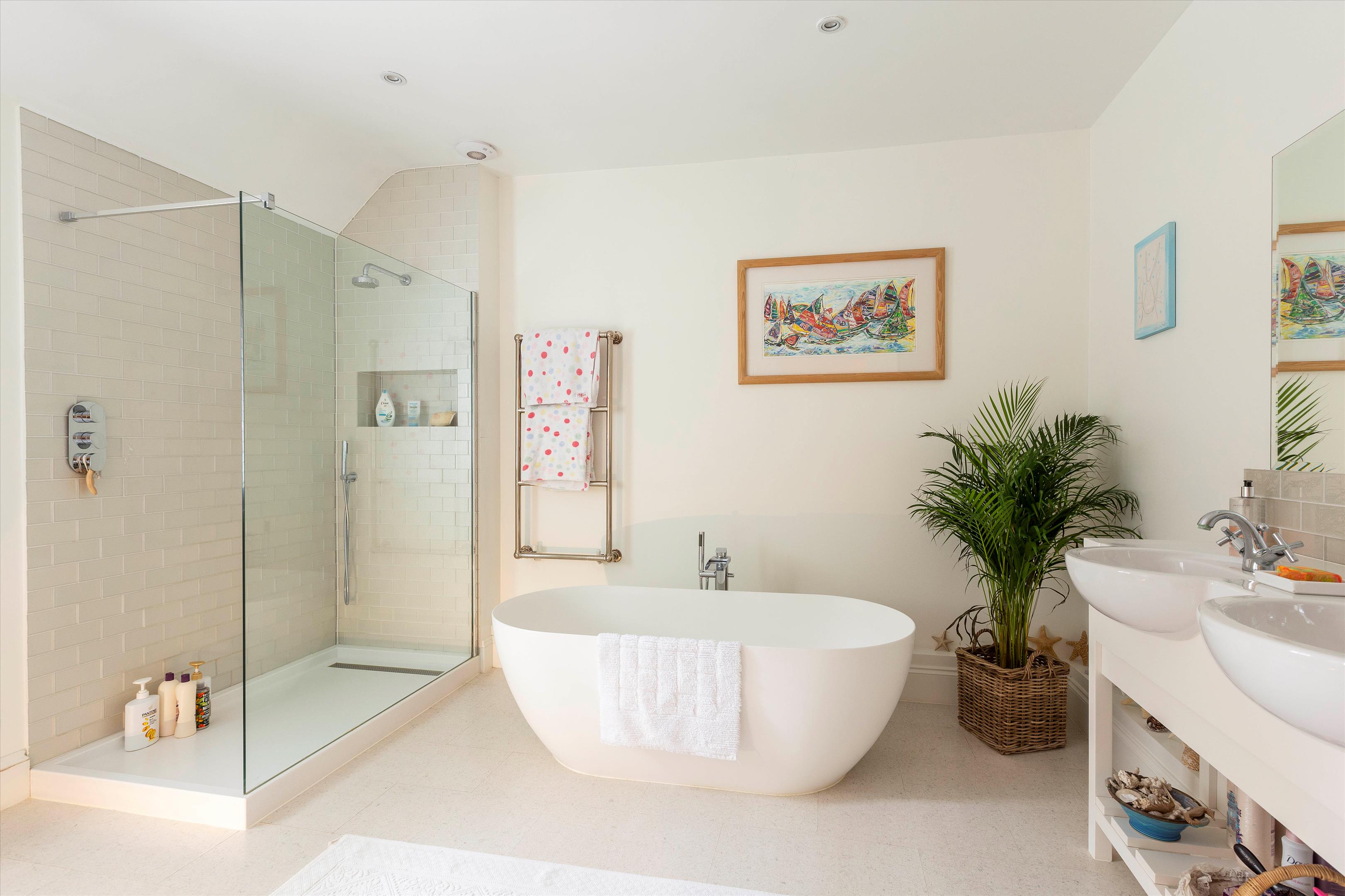 Coopers Hill, Eversley, Hook, Hampshire, RG27