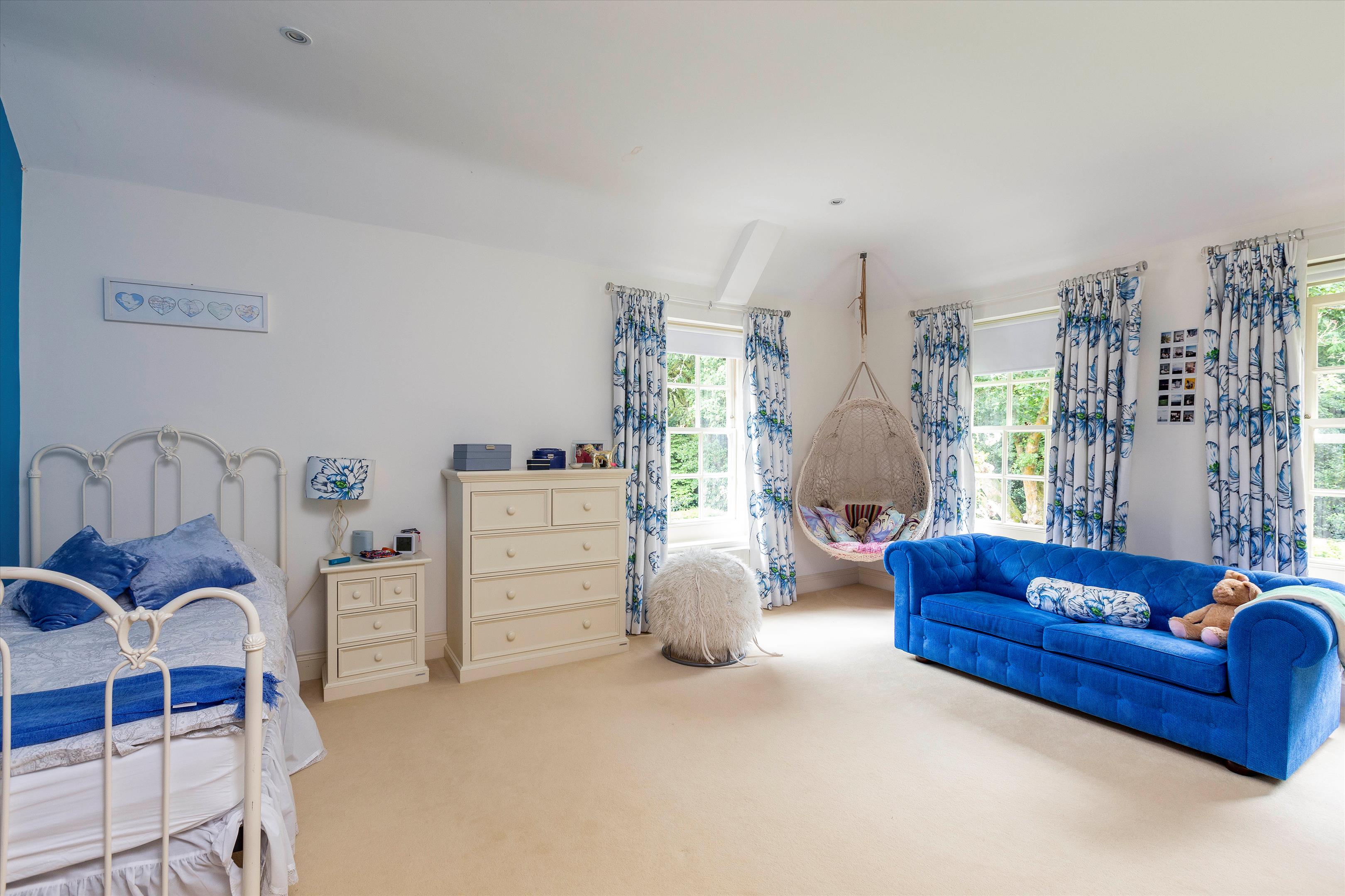 Coopers Hill, Eversley, Hook, Hampshire, RG27