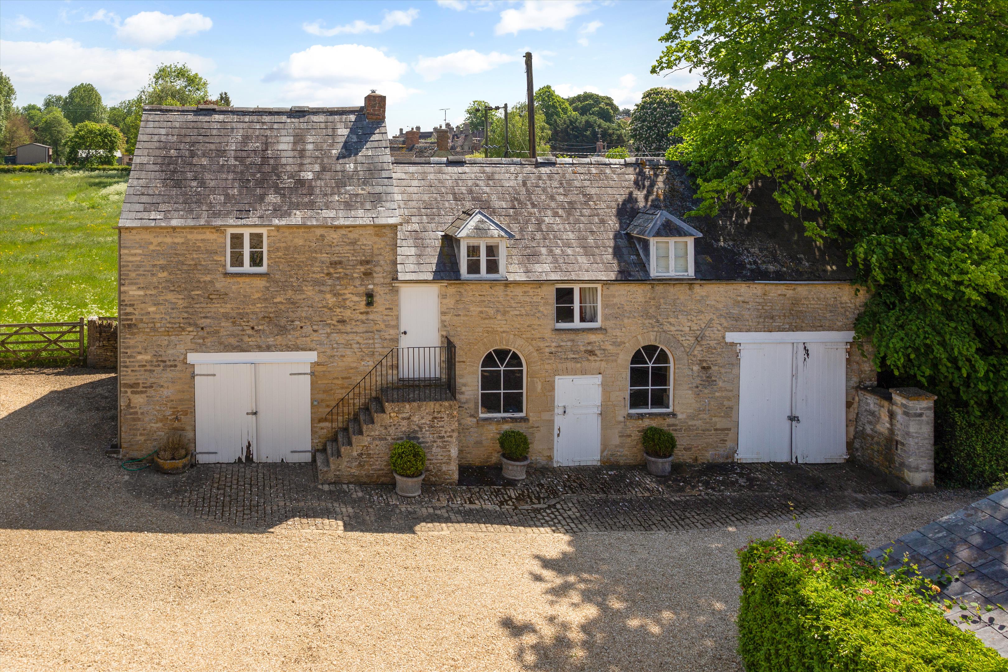 Preston Place, Preston, Cirencester, Gloucestershire, GL7