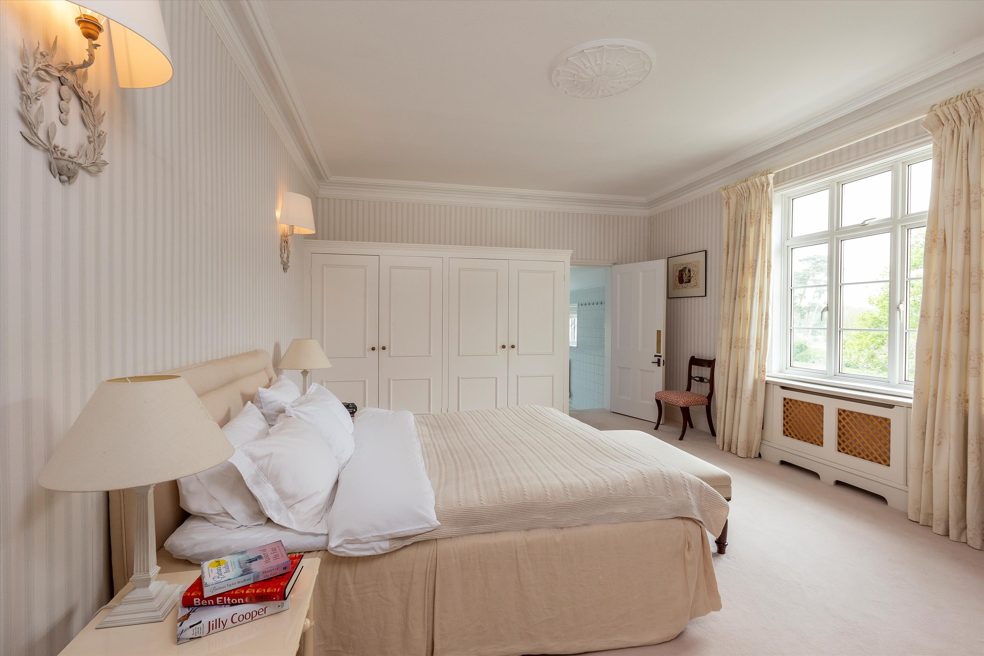 Guildford Road, Broadbridge Heath, Horsham, West Sussex, RH12