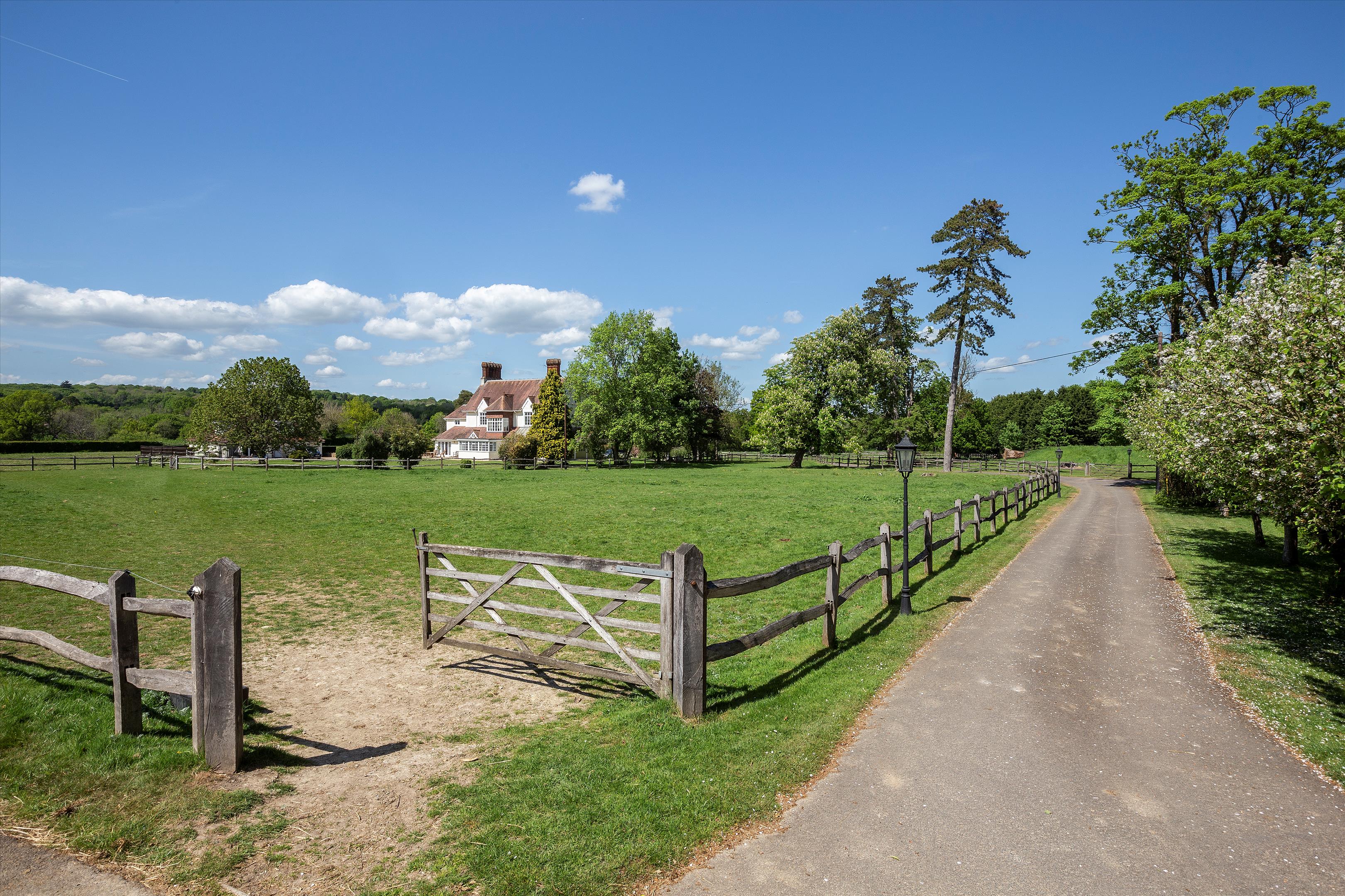 Guildford Road, Broadbridge Heath, Horsham, West Sussex, RH12
