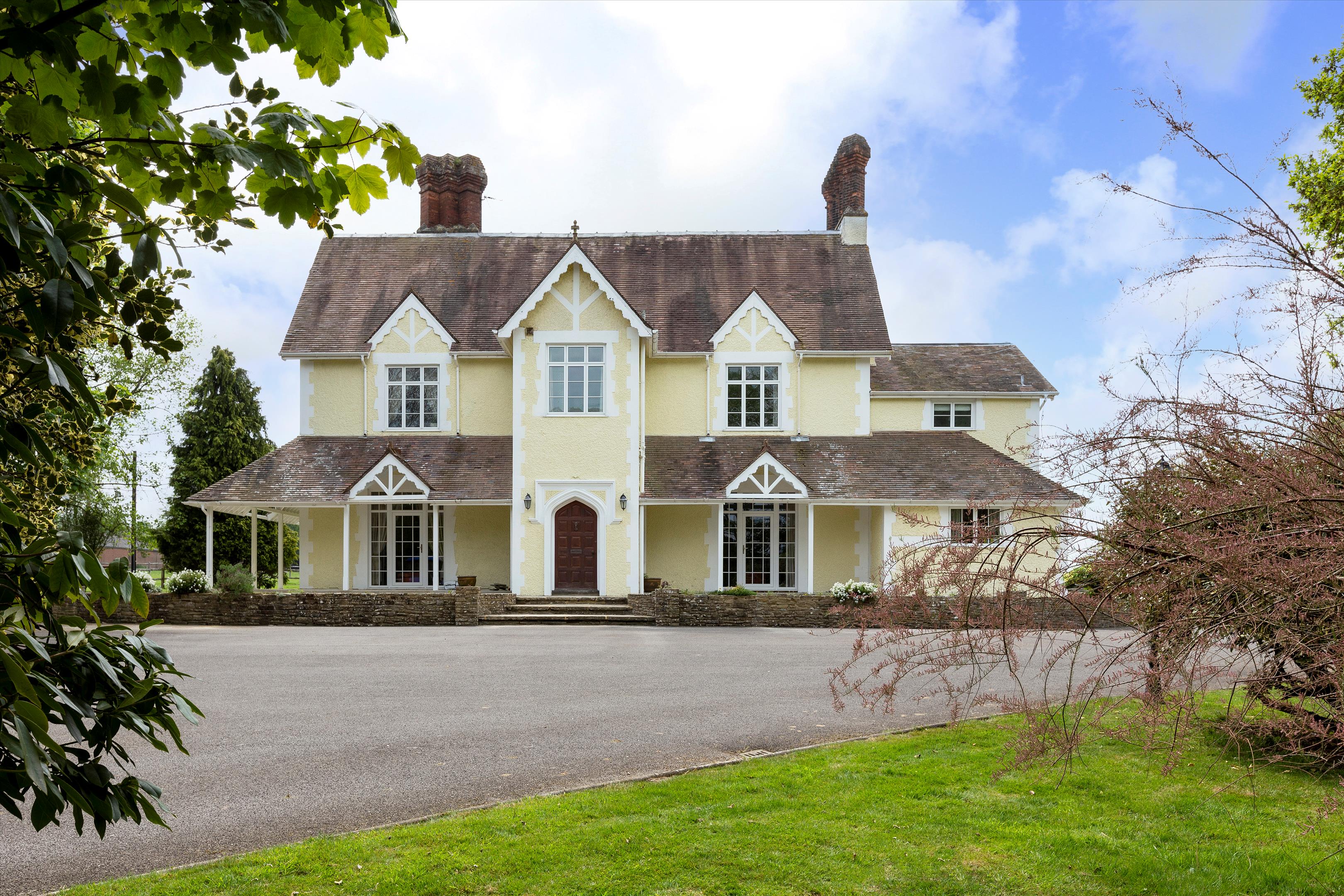 Guildford Road, Broadbridge Heath, Horsham, West Sussex, RH12