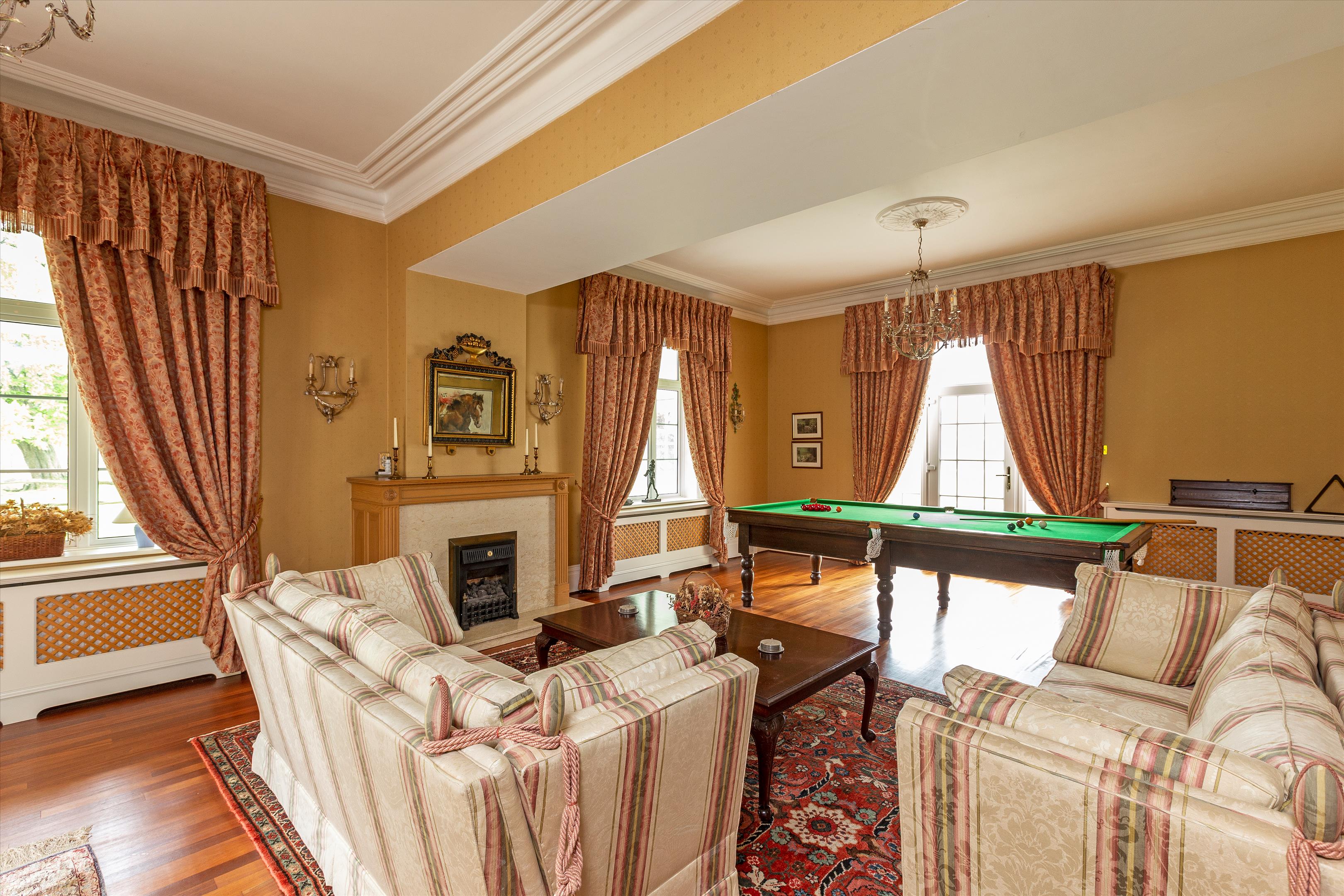 Guildford Road, Broadbridge Heath, Horsham, West Sussex, RH12