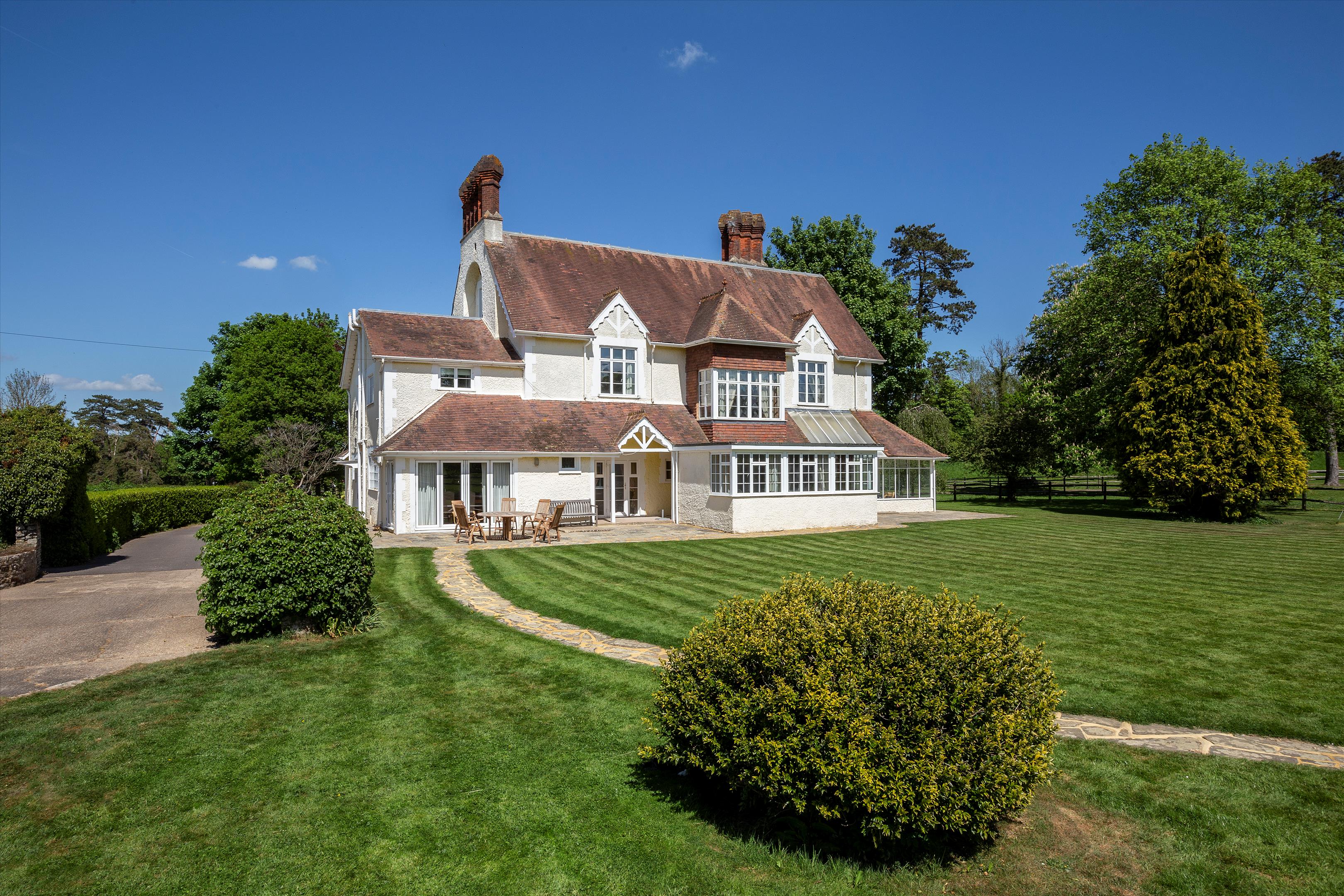 Guildford Road, Broadbridge Heath, Horsham, West Sussex, RH12