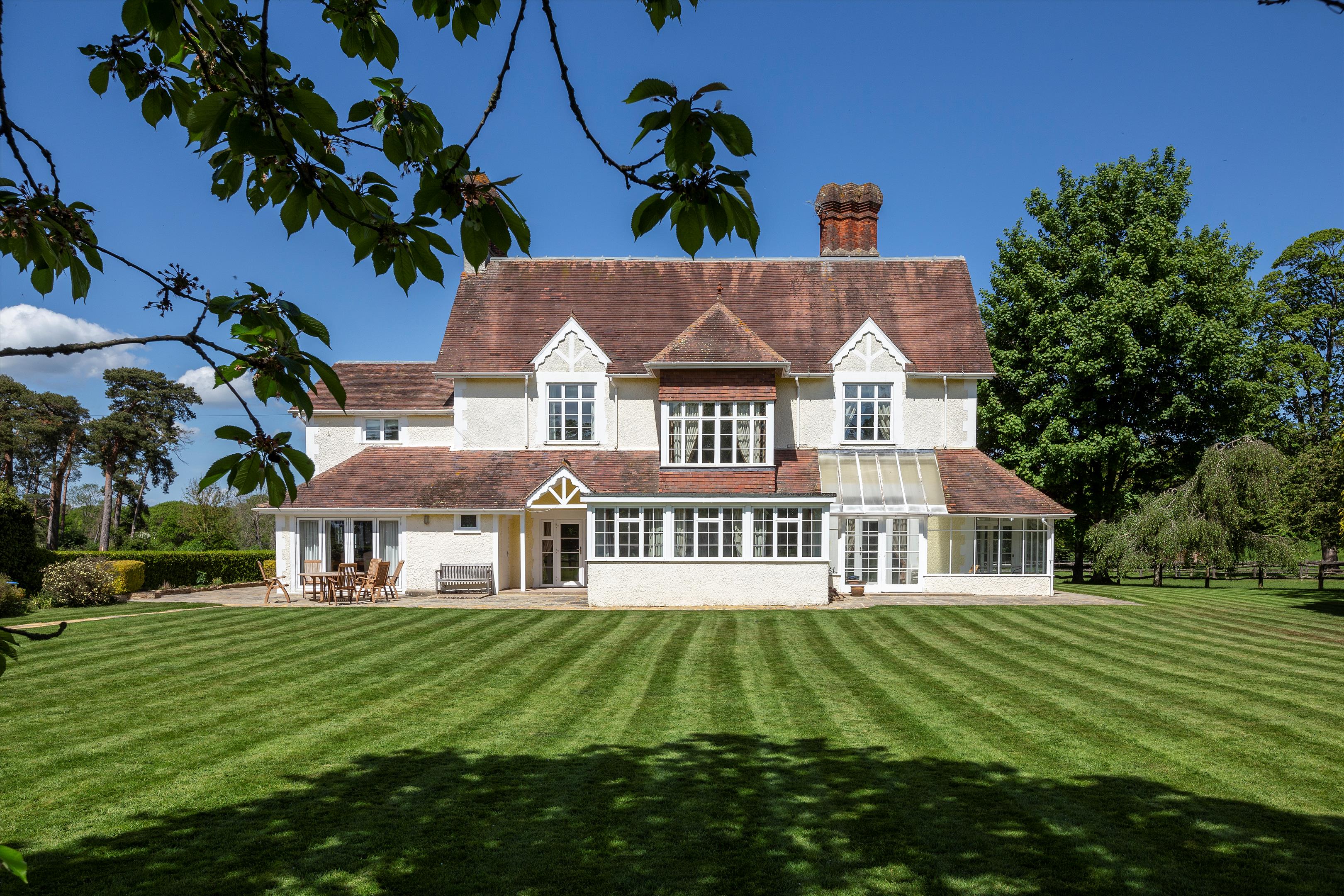 Guildford Road, Broadbridge Heath, Horsham, West Sussex, RH12