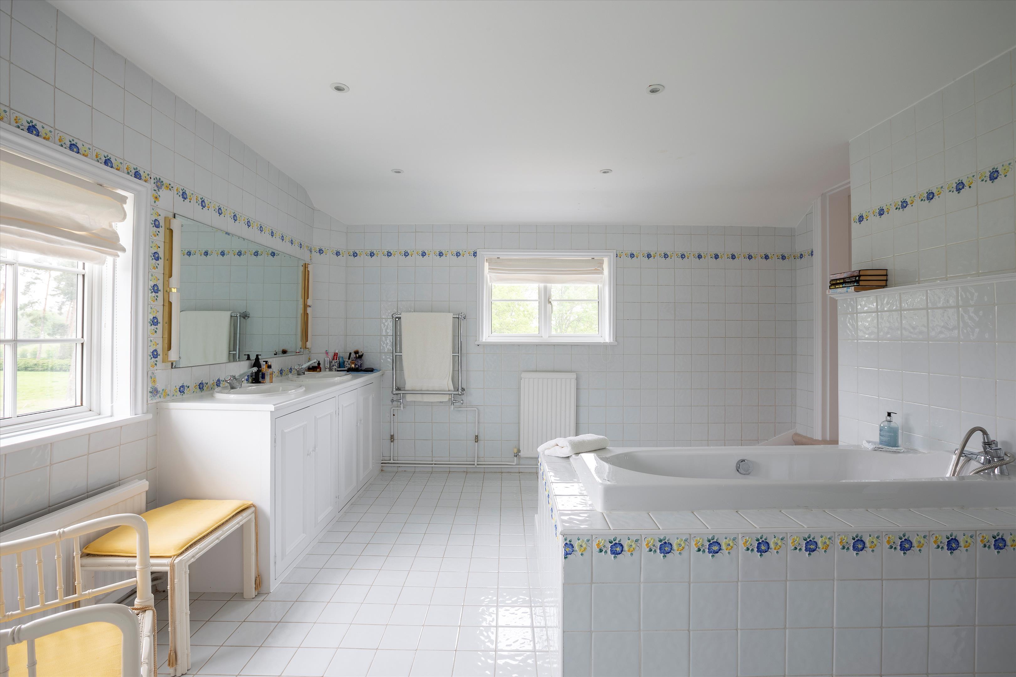 Guildford Road, Broadbridge Heath, Horsham, West Sussex, RH12