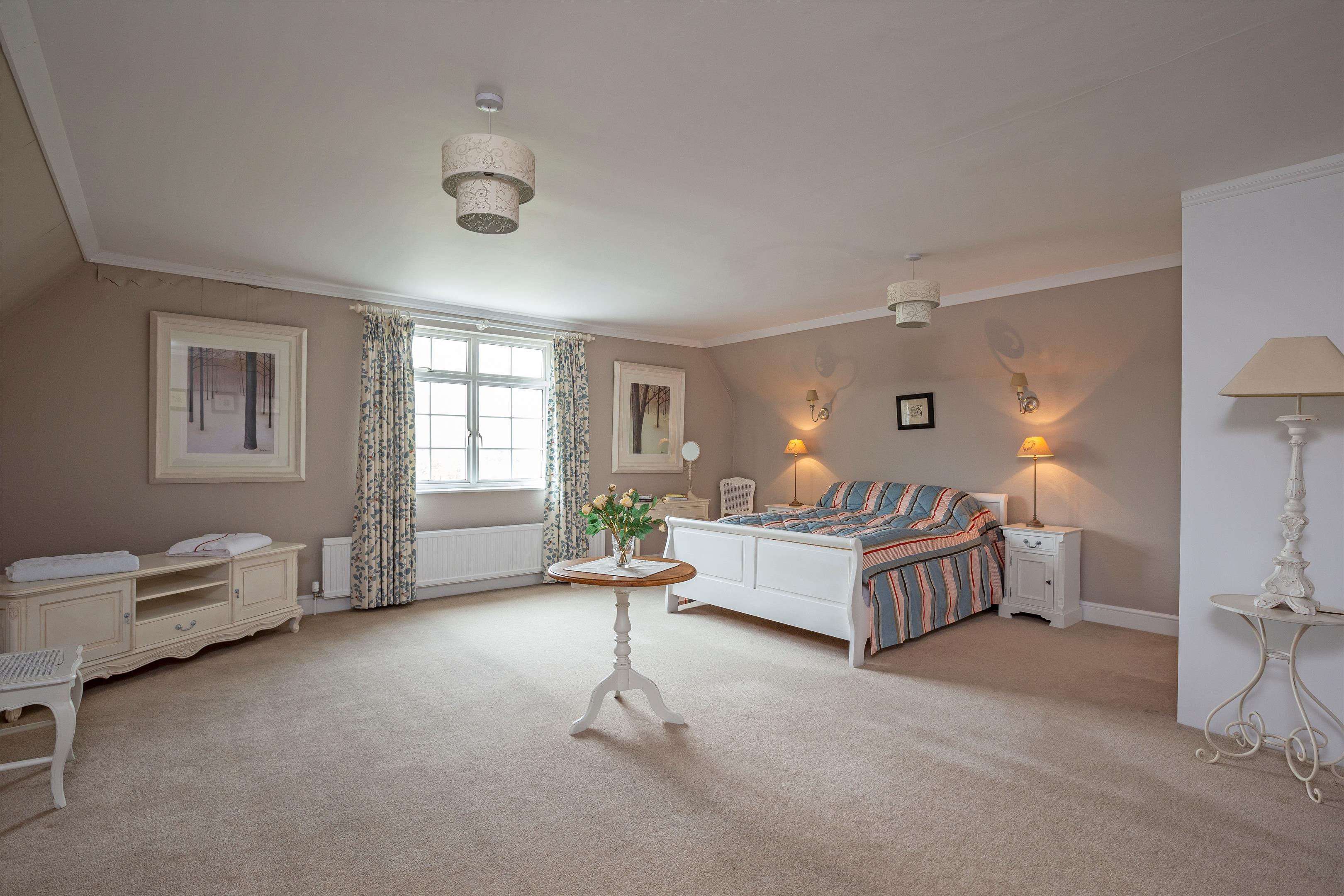 Guildford Road, Broadbridge Heath, Horsham, West Sussex, RH12