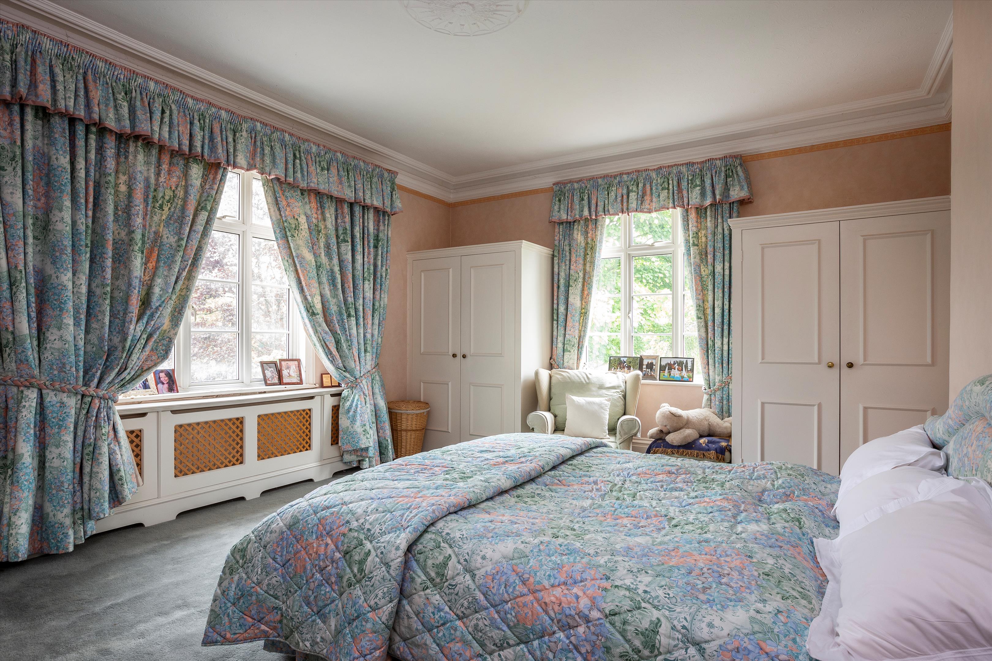 Guildford Road, Broadbridge Heath, Horsham, West Sussex, RH12