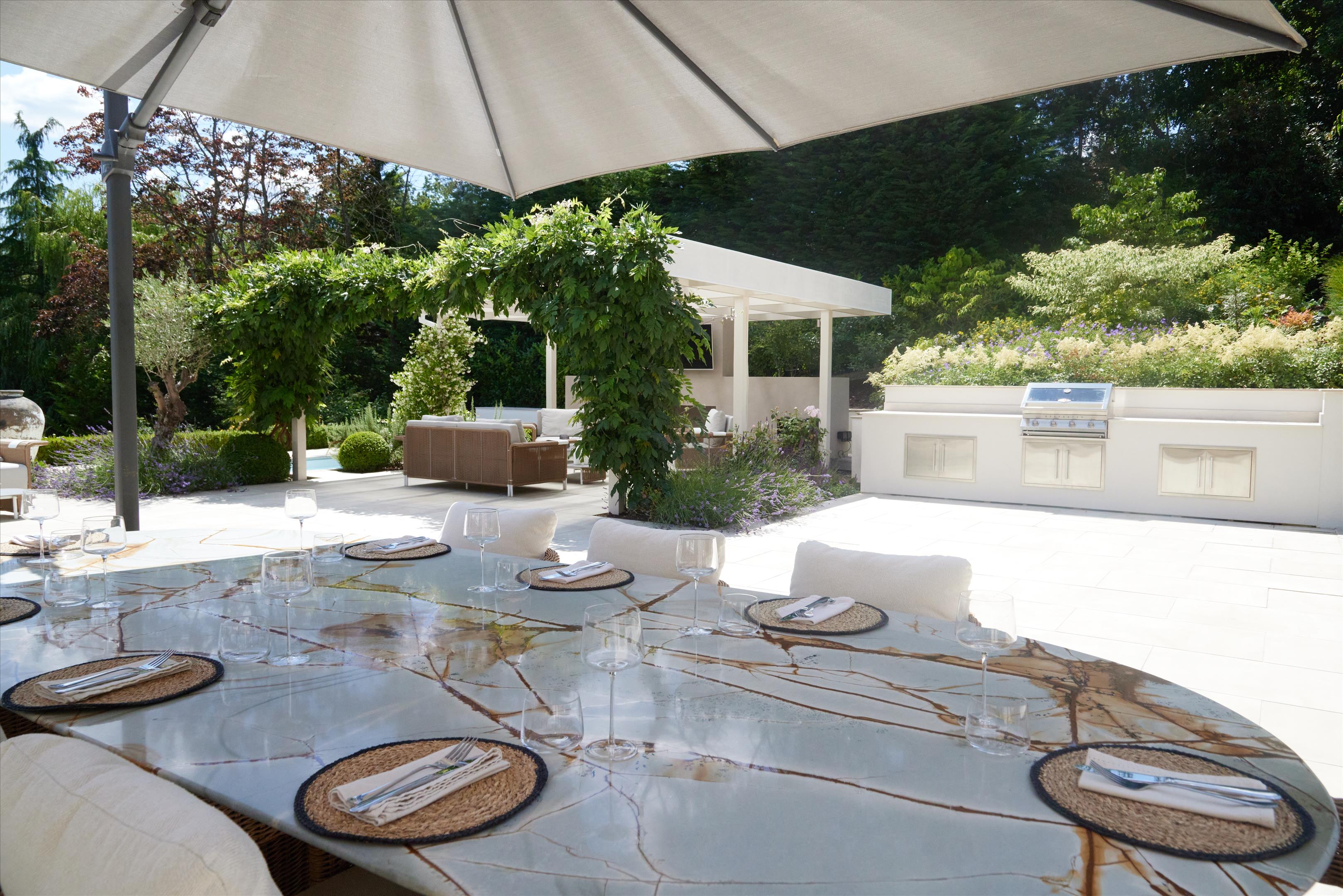 Rodona Road, St George's Hill, Weybridge, Surrey, KT13