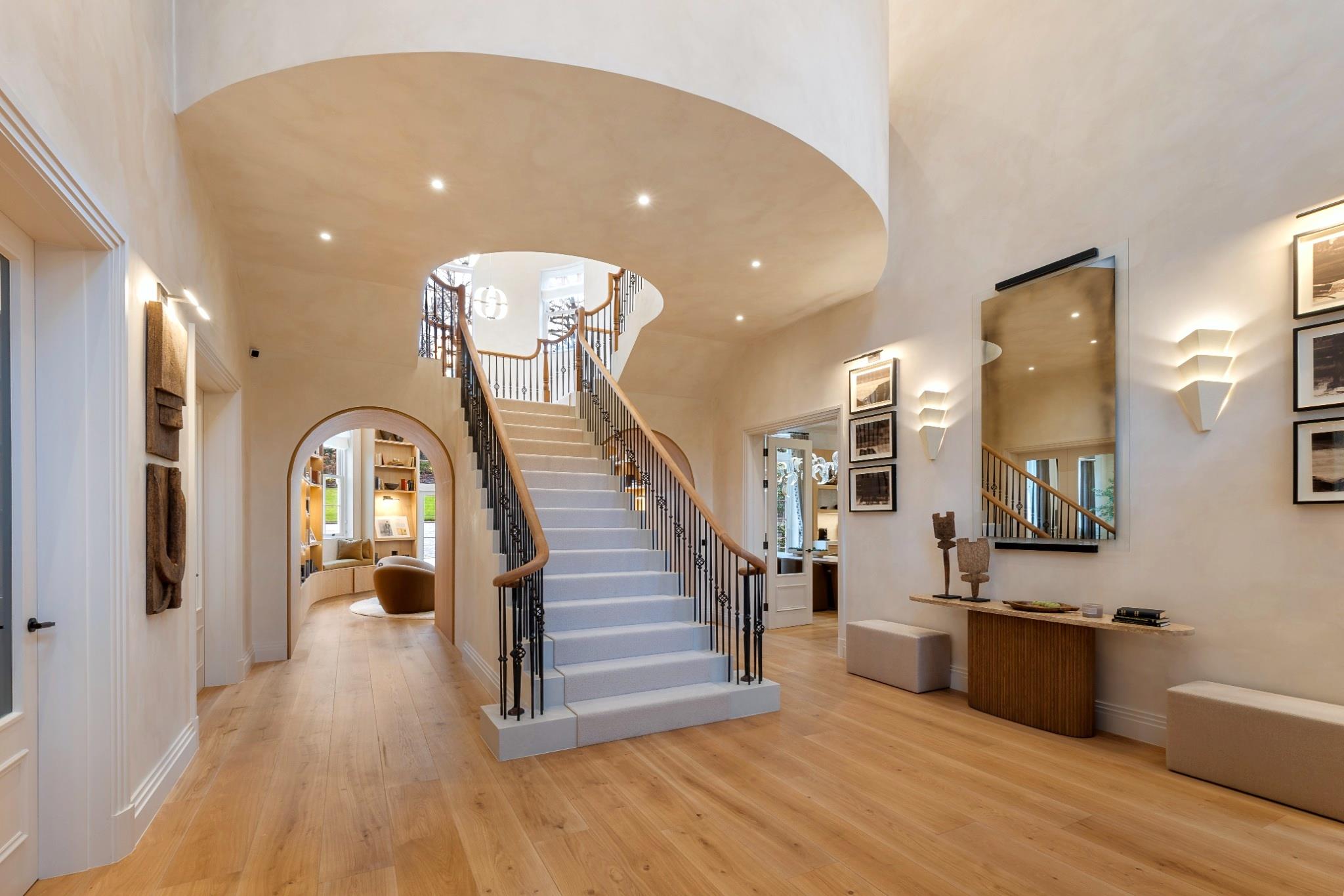 Rodona Road, St George's Hill, Weybridge, Surrey, KT13