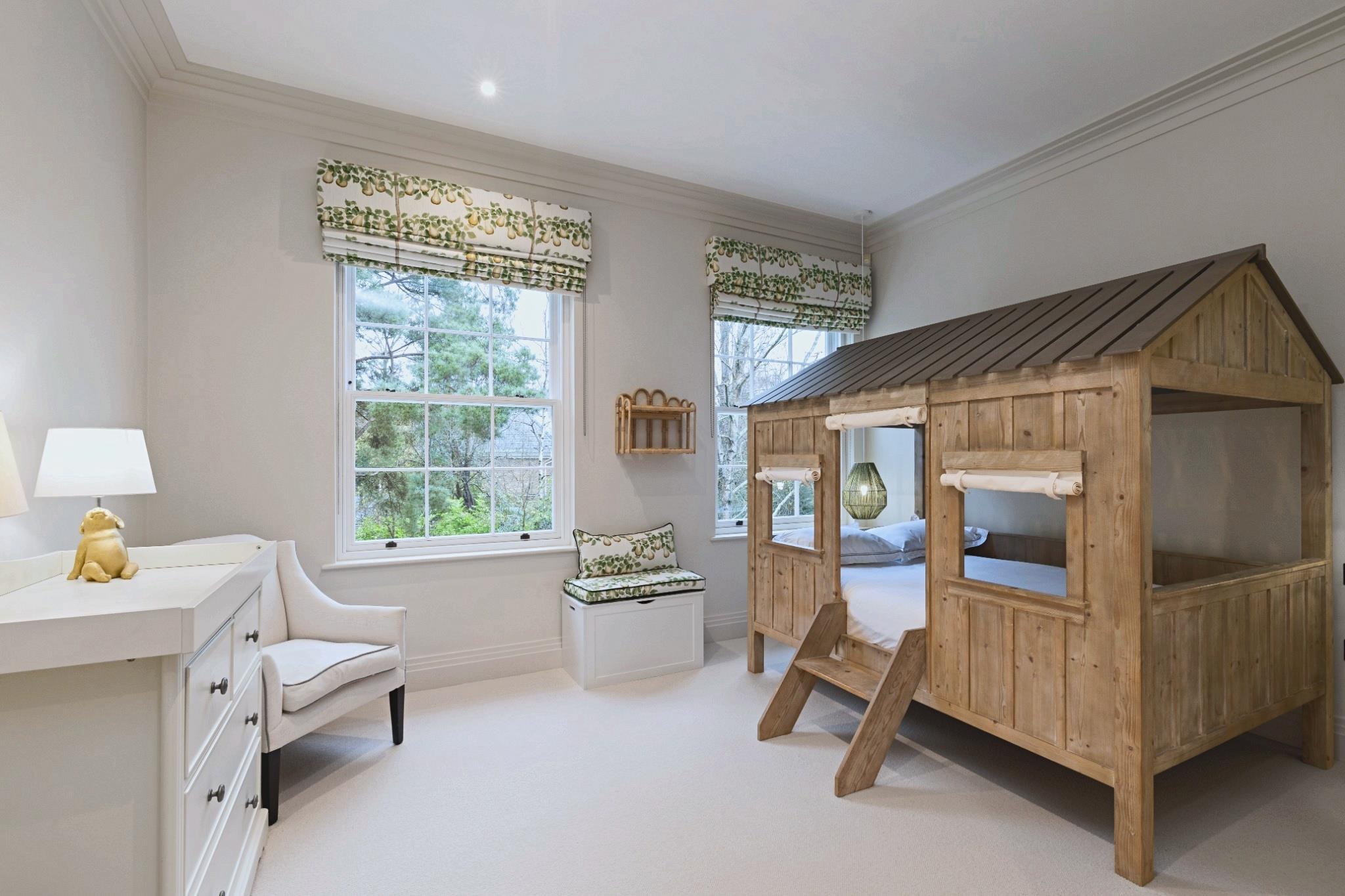 Rodona Road, St George's Hill, Weybridge, Surrey, KT13
